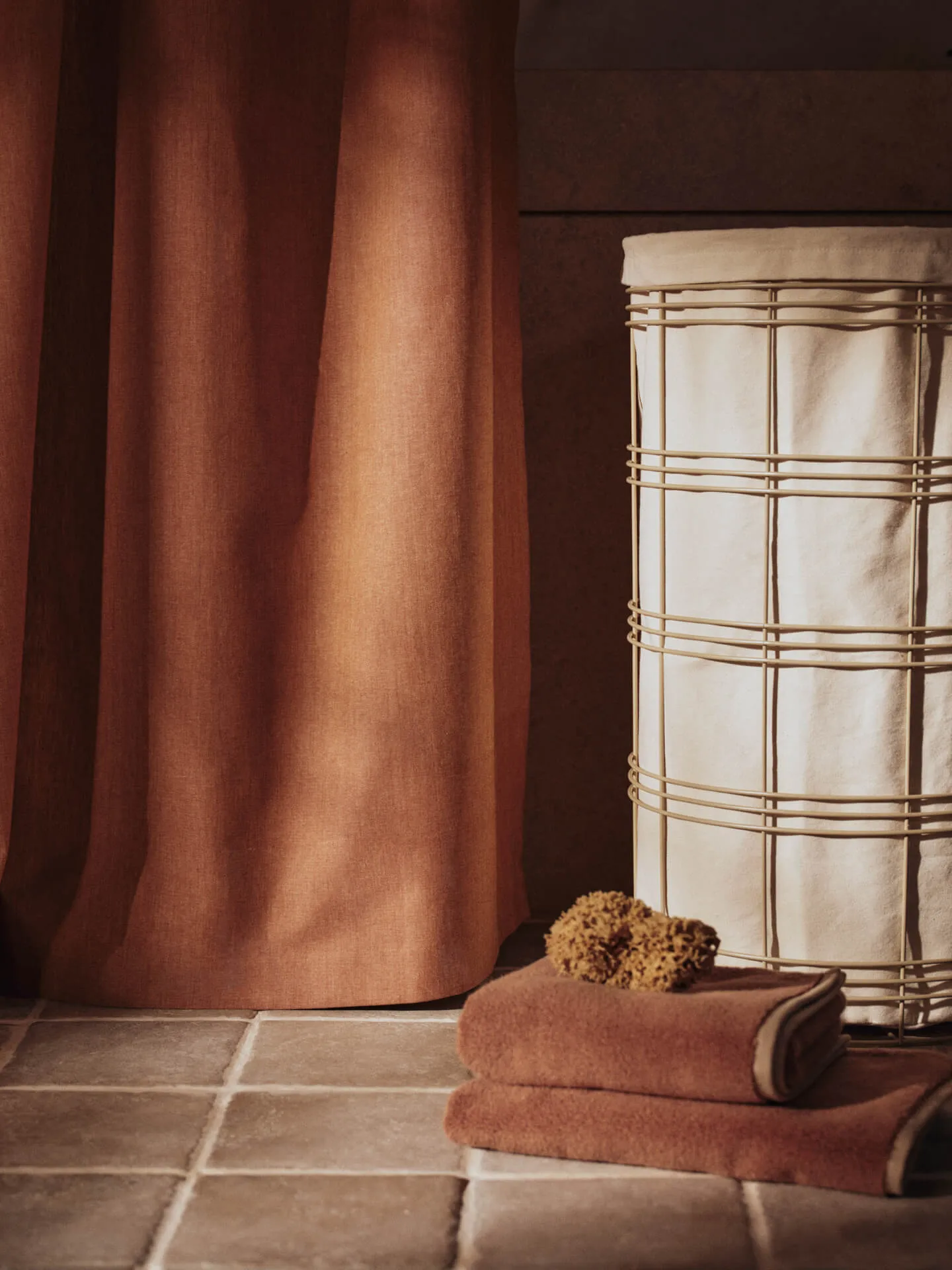 Ręcznik kąpielowy Ekko, Mocha-cashmere, 70x140 cm Ferm Living