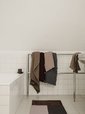 Ręcznik z bawełny organicznej 70x140 cm - Dusty rose - ferm LIVING