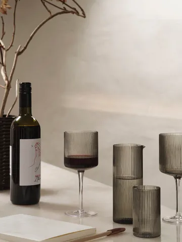 Ripple dzbanek na mleko 400 ml - Smoked grey - Ferm Living