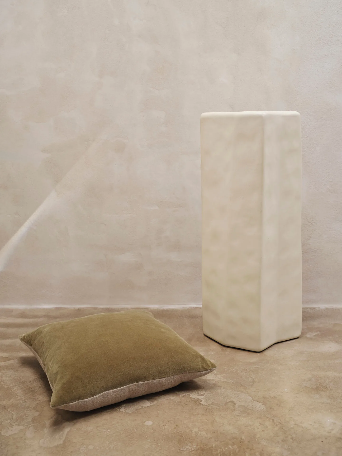 Senti poduszka 50x50 cm, Khaki Ferm Living