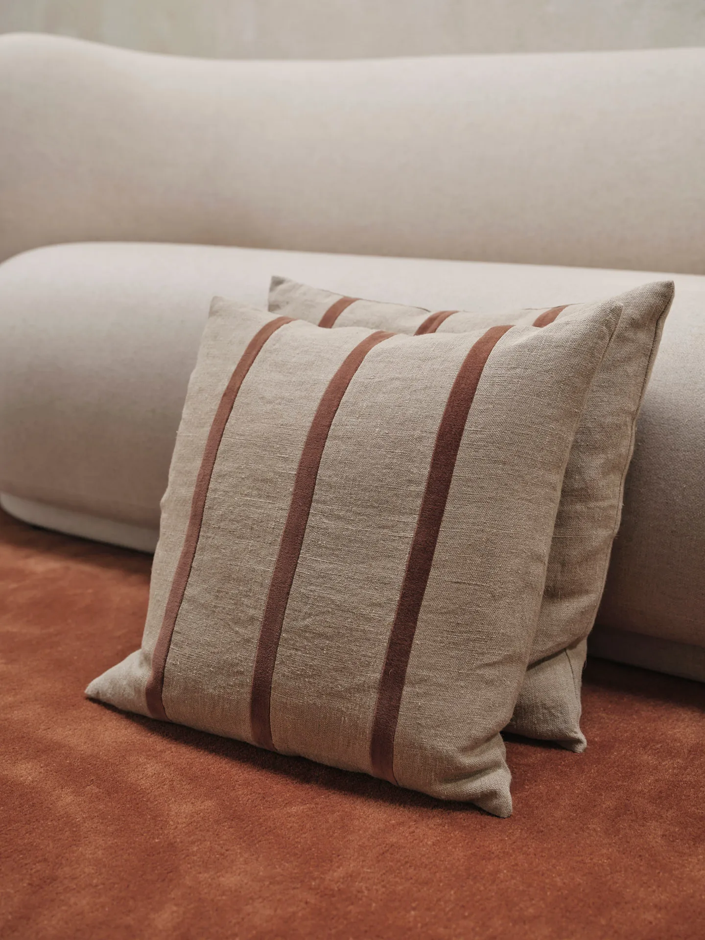 Senti Stripe poduszka 50x50 cm, Linen-carob brown Ferm Living