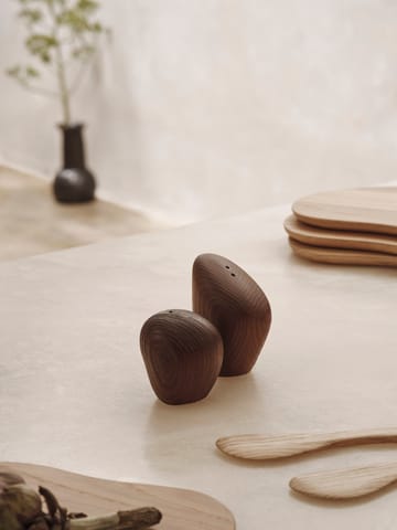 Solniczka i pieprzniczka Cairn - Dark brown - Ferm Living
