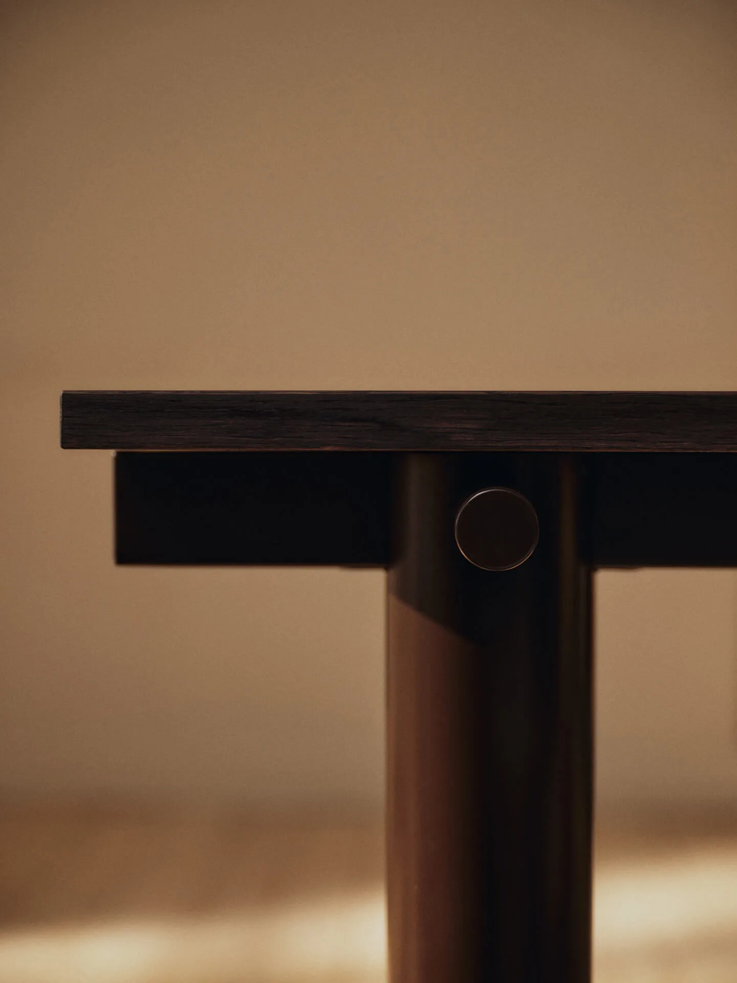 Stół jadalniany Atura, Dark chocolate-ciemno bejcowany dąb, 90x200 cm Ferm Living