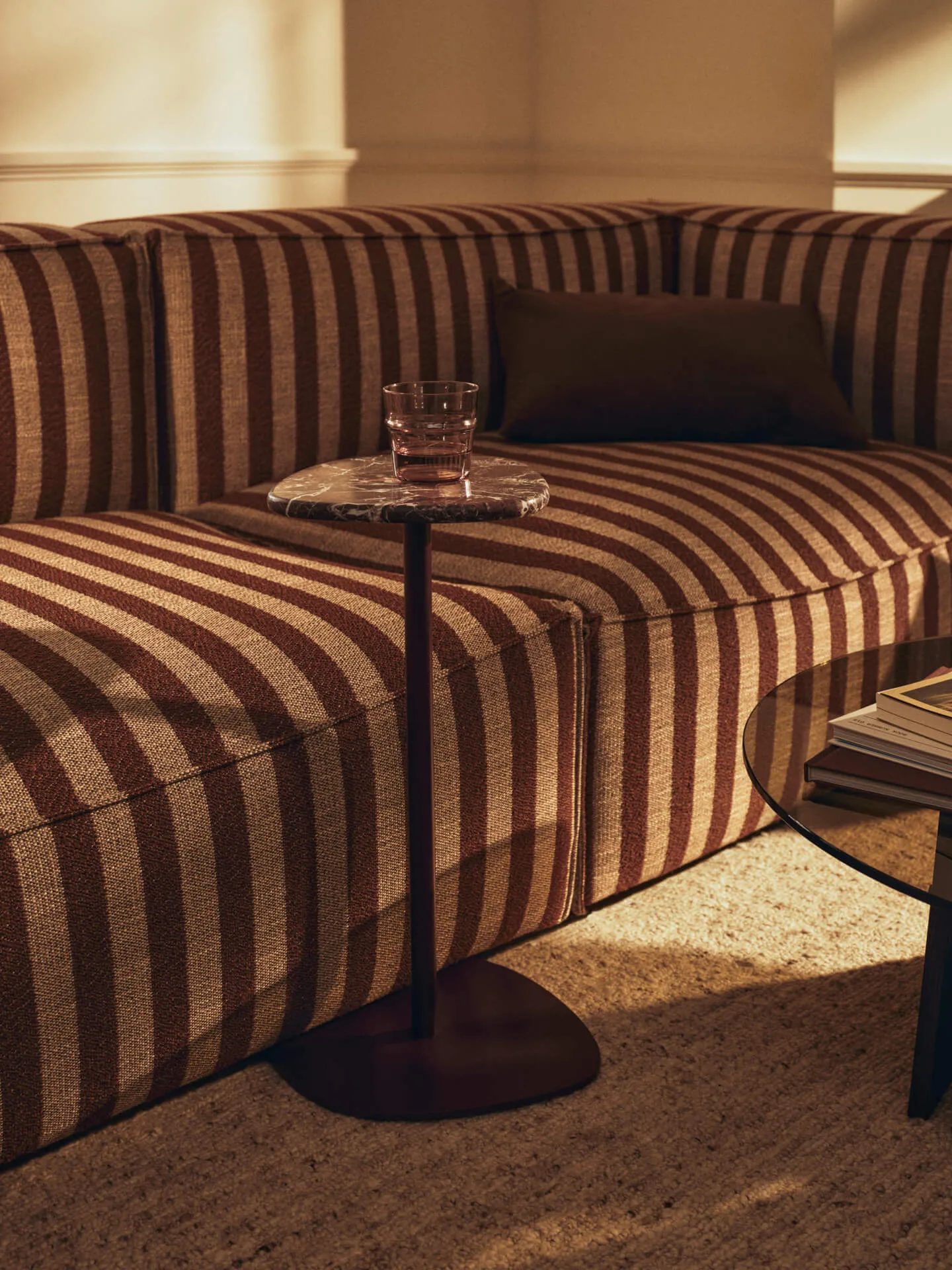 Stolik boczny Plyo, Dark grape Ferm Living