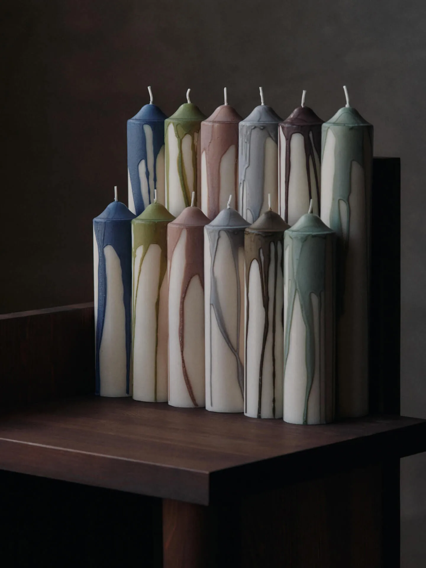 Świeca Dryp, Ciepły szary, 20 cm Ferm Living