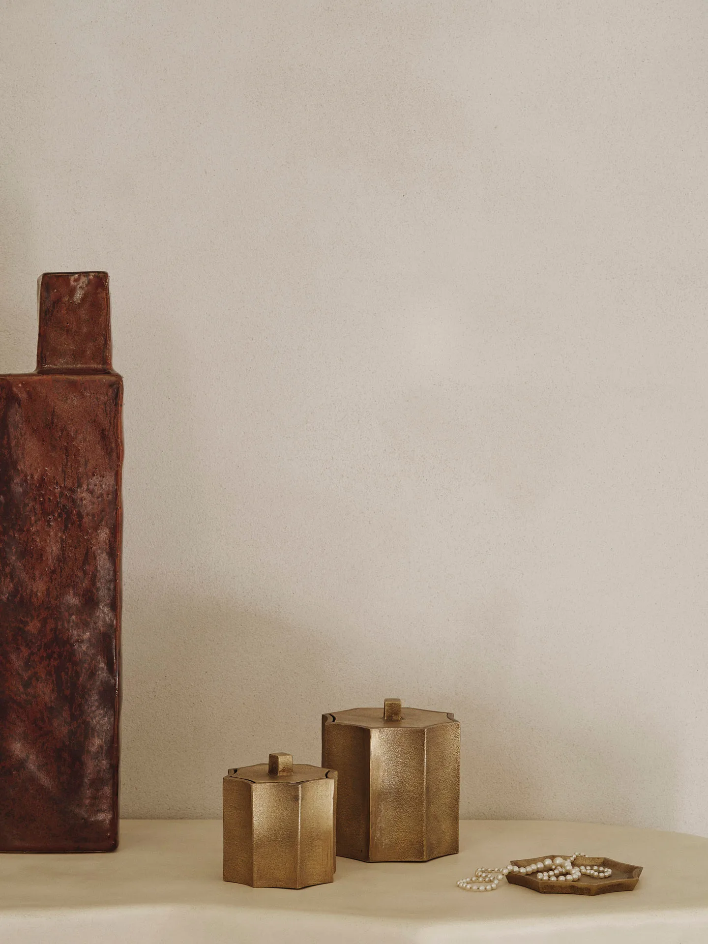 Świeca zapachowa Otte 23 h, Brass finish Ferm Living
