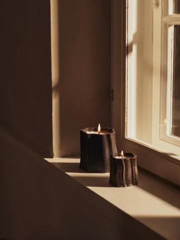 Świeca zapachowa Rylith 53 h - Rumianek - Ferm Living