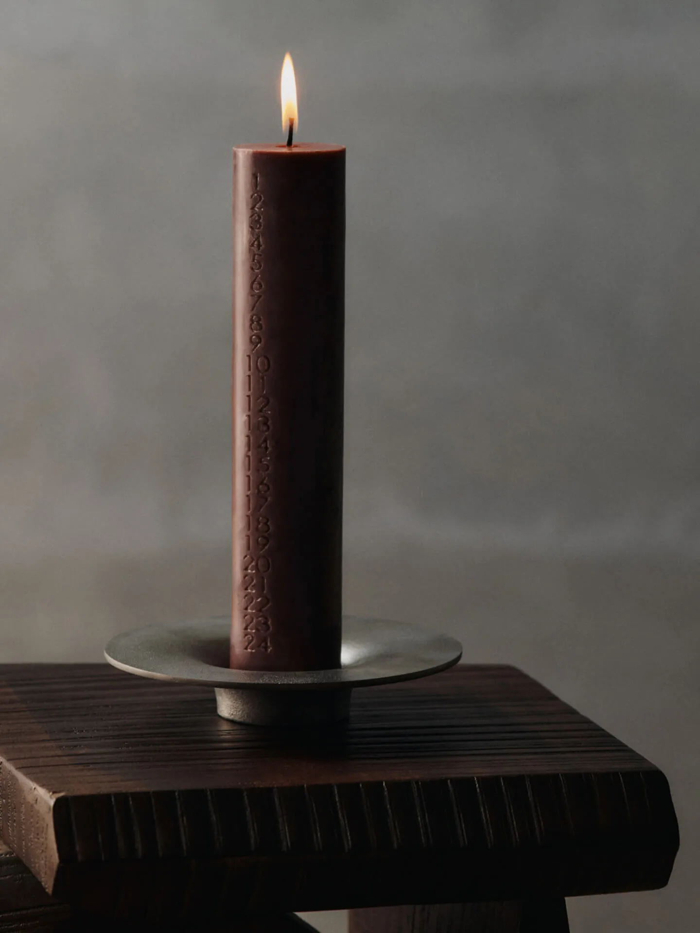 Świecznik na świeczki blokowe Soothe Ø16 cm, Aluminium Ferm Living