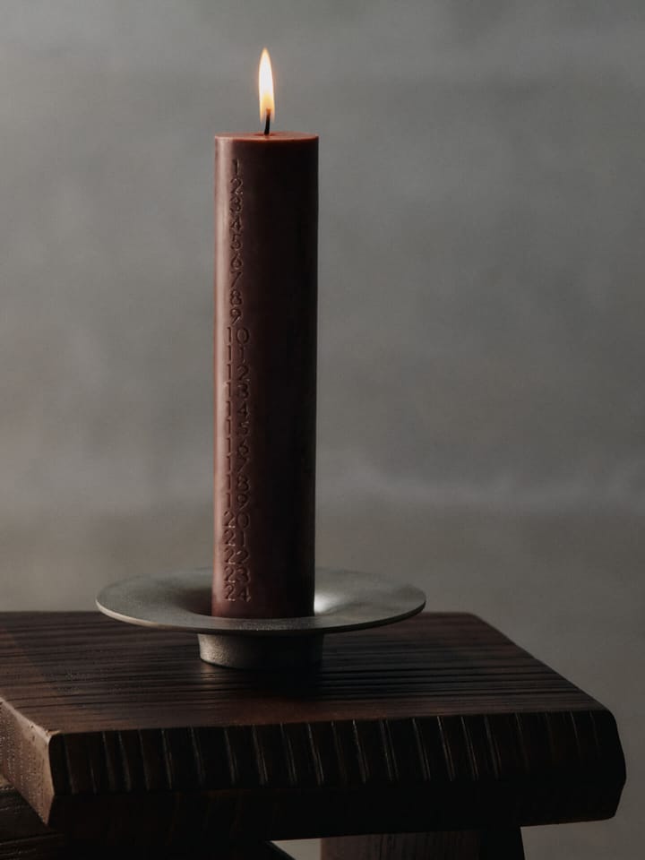 Świecznik na świeczki blokowe Soothe Ø16 cm, Aluminium Ferm Living
