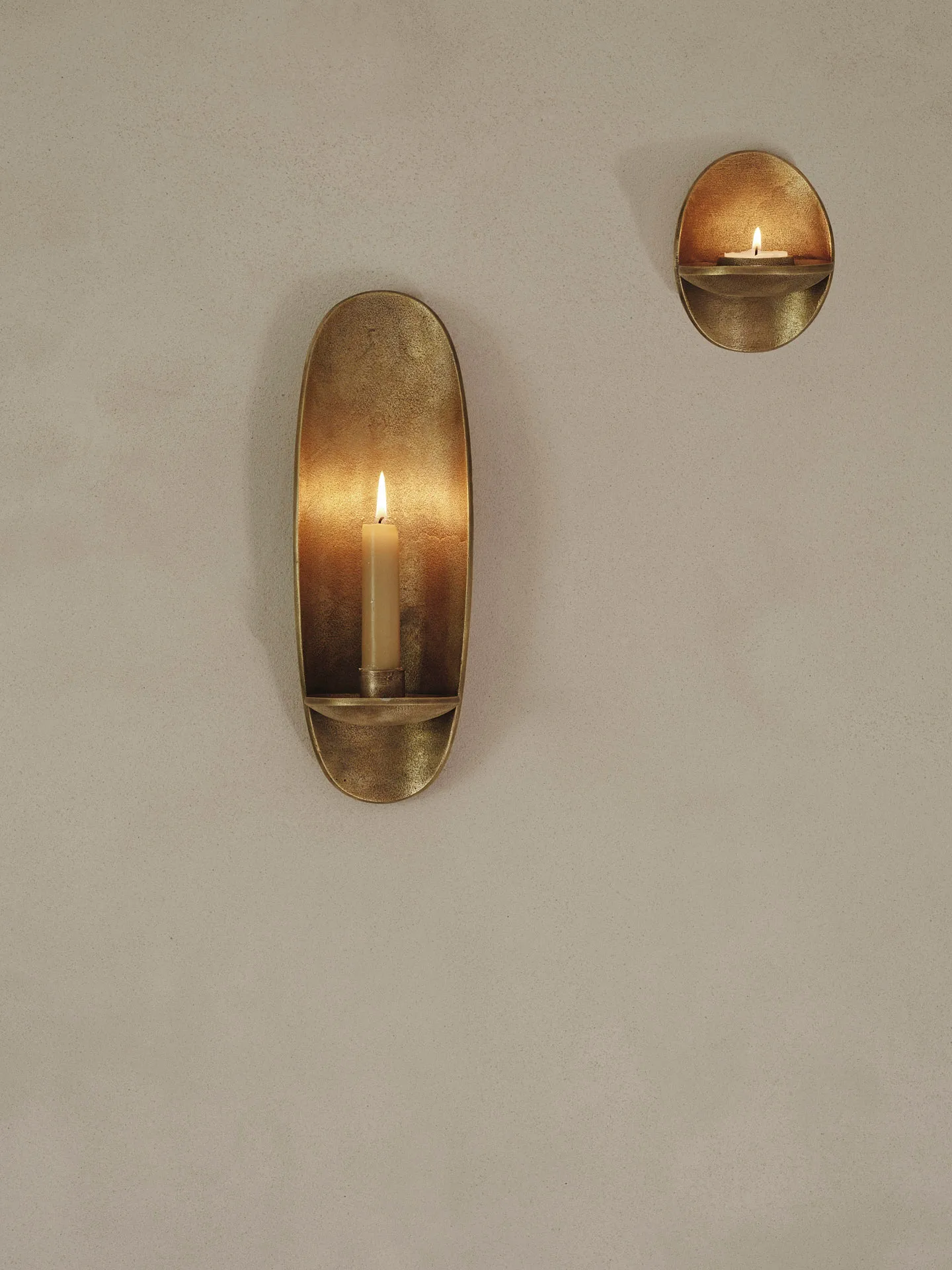 Świecznik ścienny Agapé, Brass finish Ferm Living