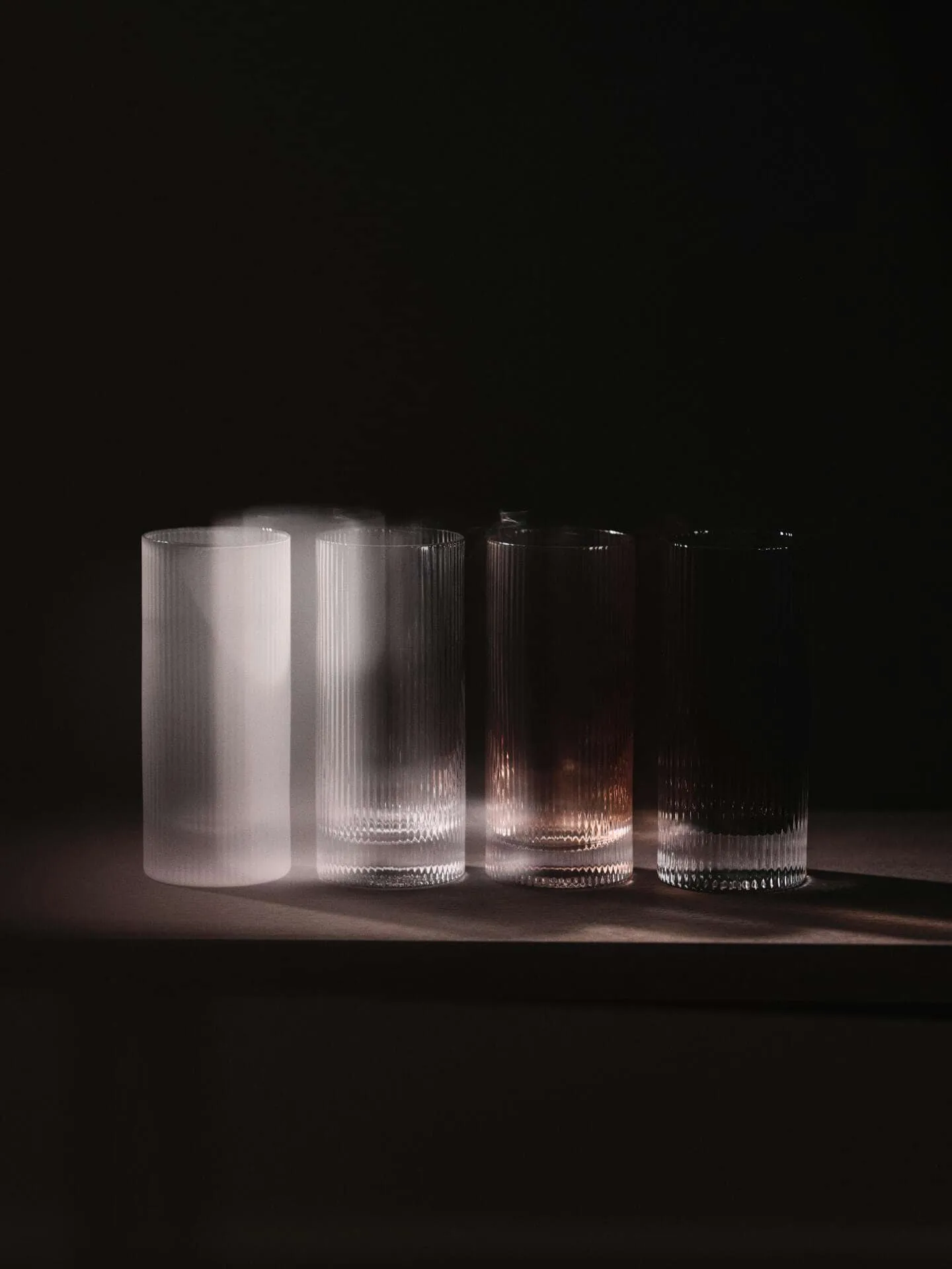 Szklanka Ripple Highball 48 cl, 2 szt., Smoked grey Ferm Living