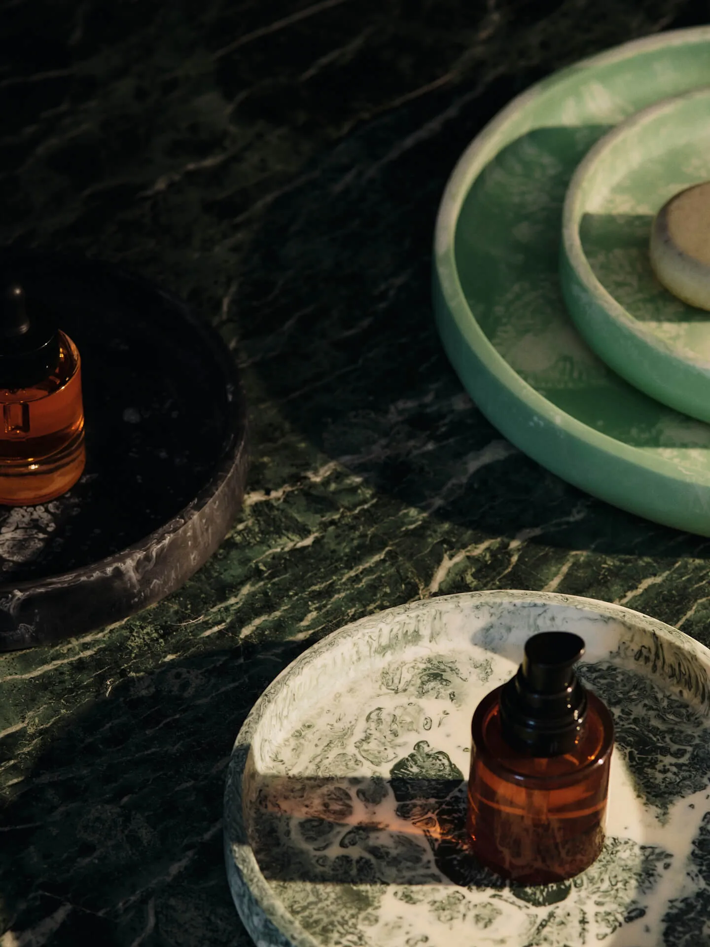 Taca dekoracyjna Mist Ø20 cm, Emerald-off-white Ferm Living