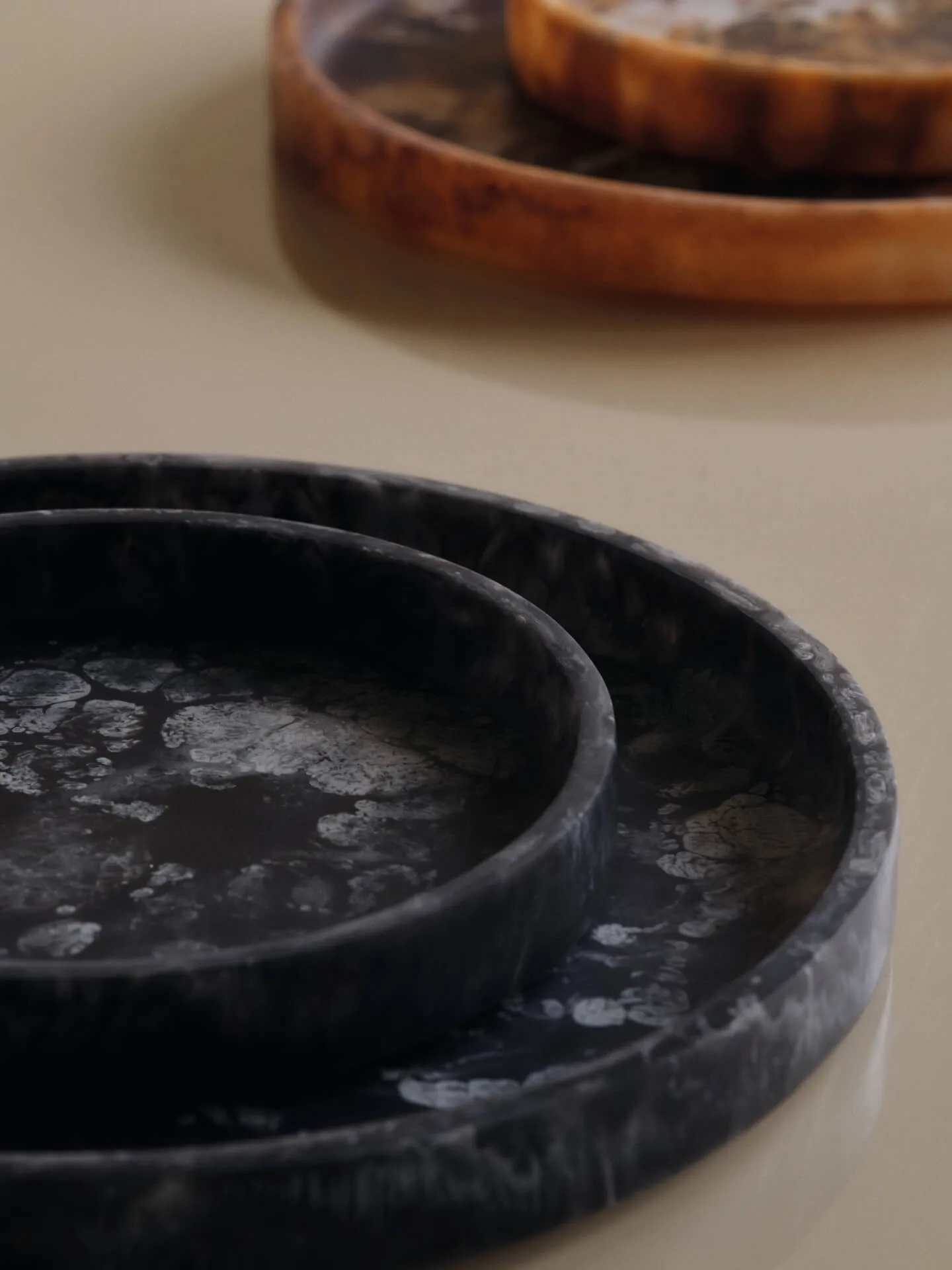 Taca dekoracyjna Mist Ø30 cm, Charcoal Ferm Living