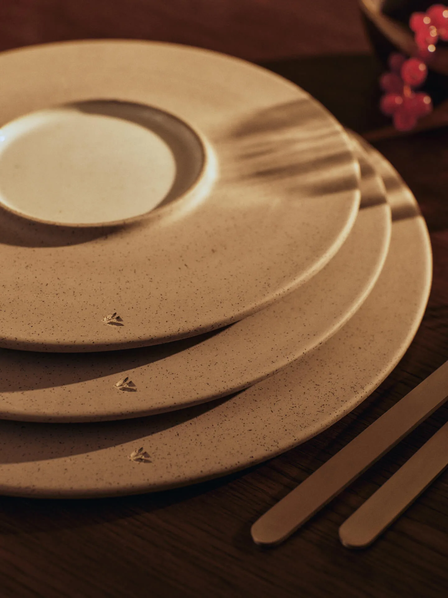 Talerz Sonae 2‑pak

, Grey-white, Ø22 cm Ferm Living