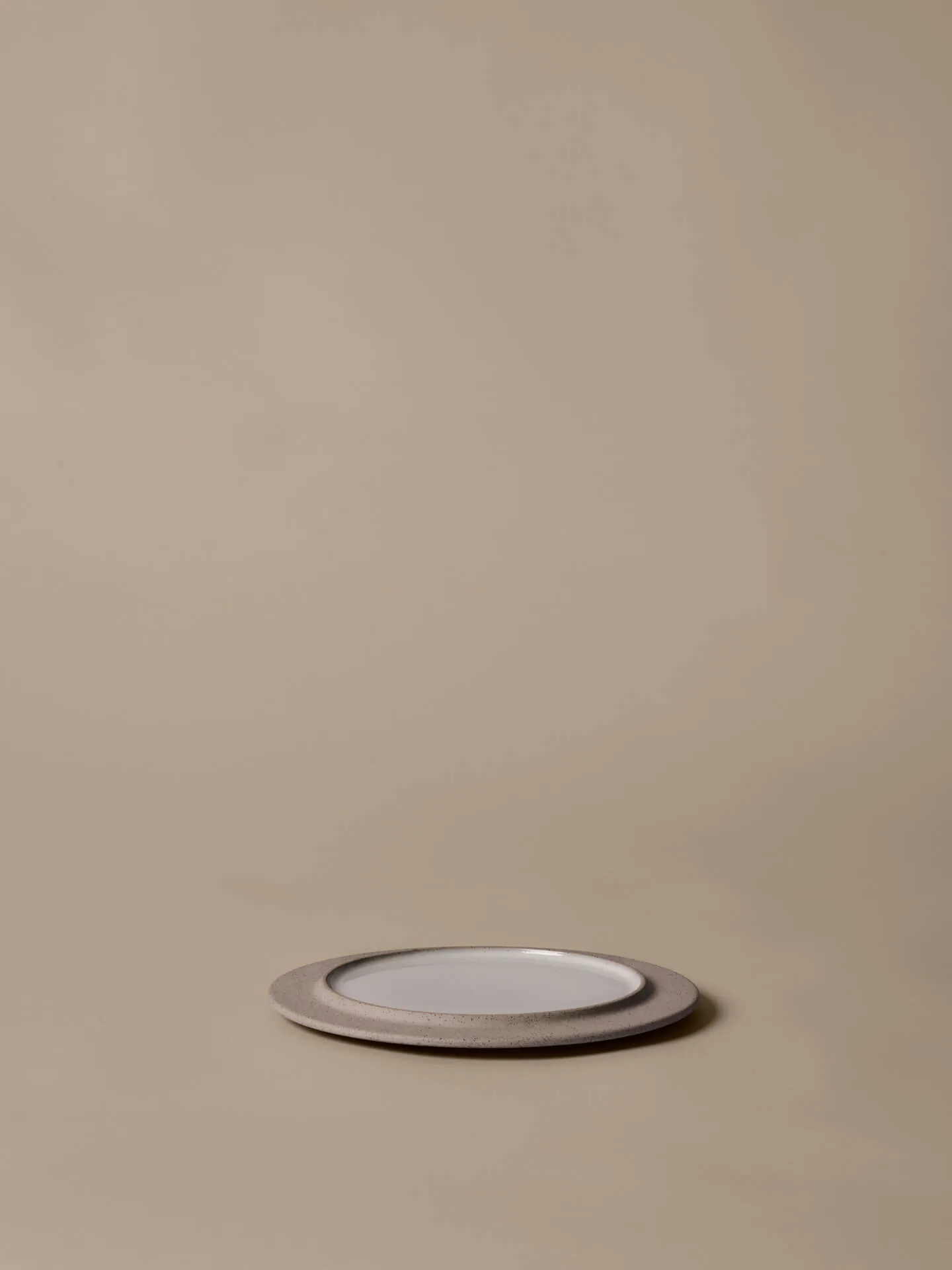 Talerz Sonae 2‑pak

, Grey-white, Ø22 cm Ferm Living