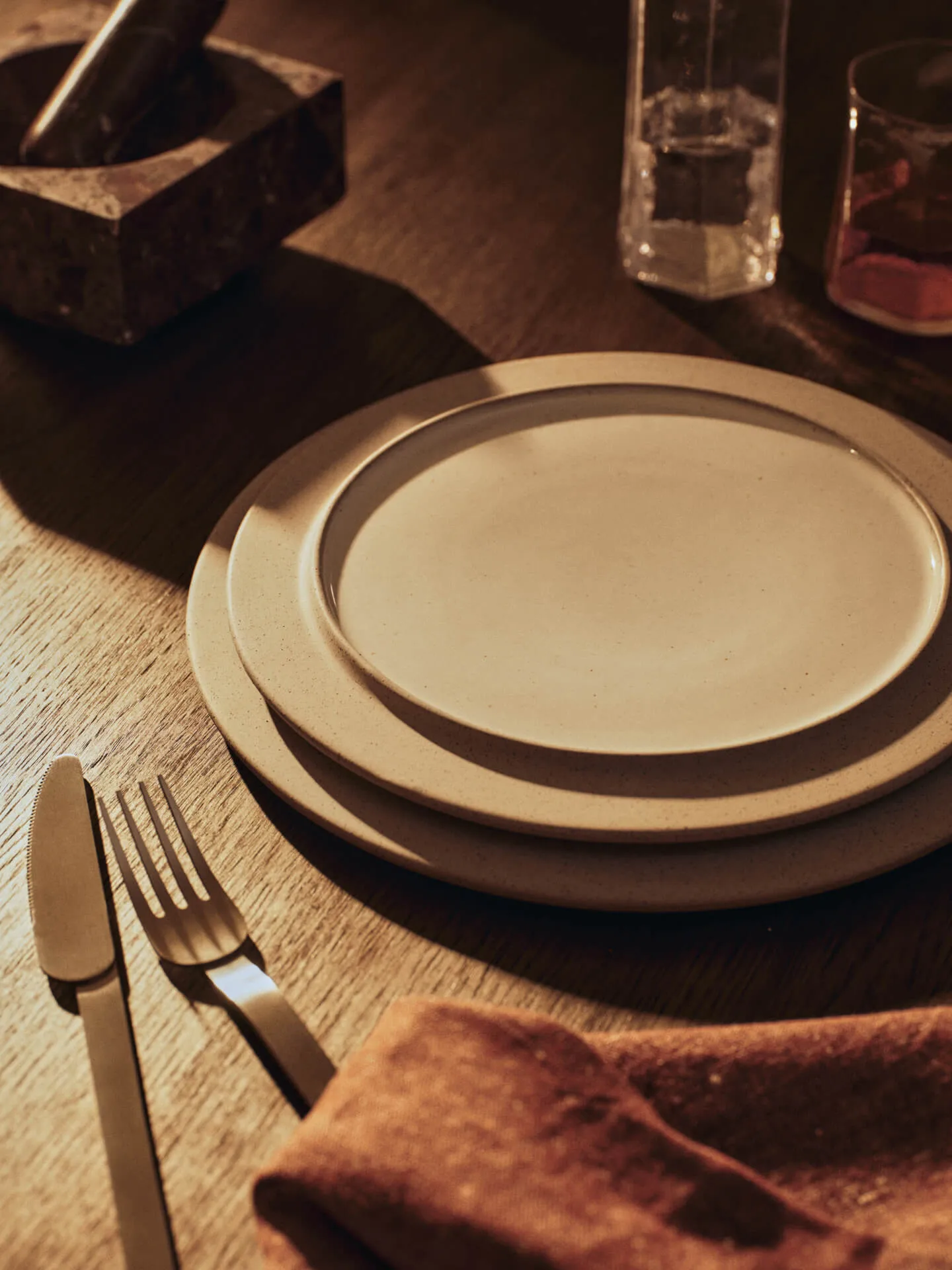 Talerz Sonae 2‑pak

, Grey-white, Ø25 cm Ferm Living