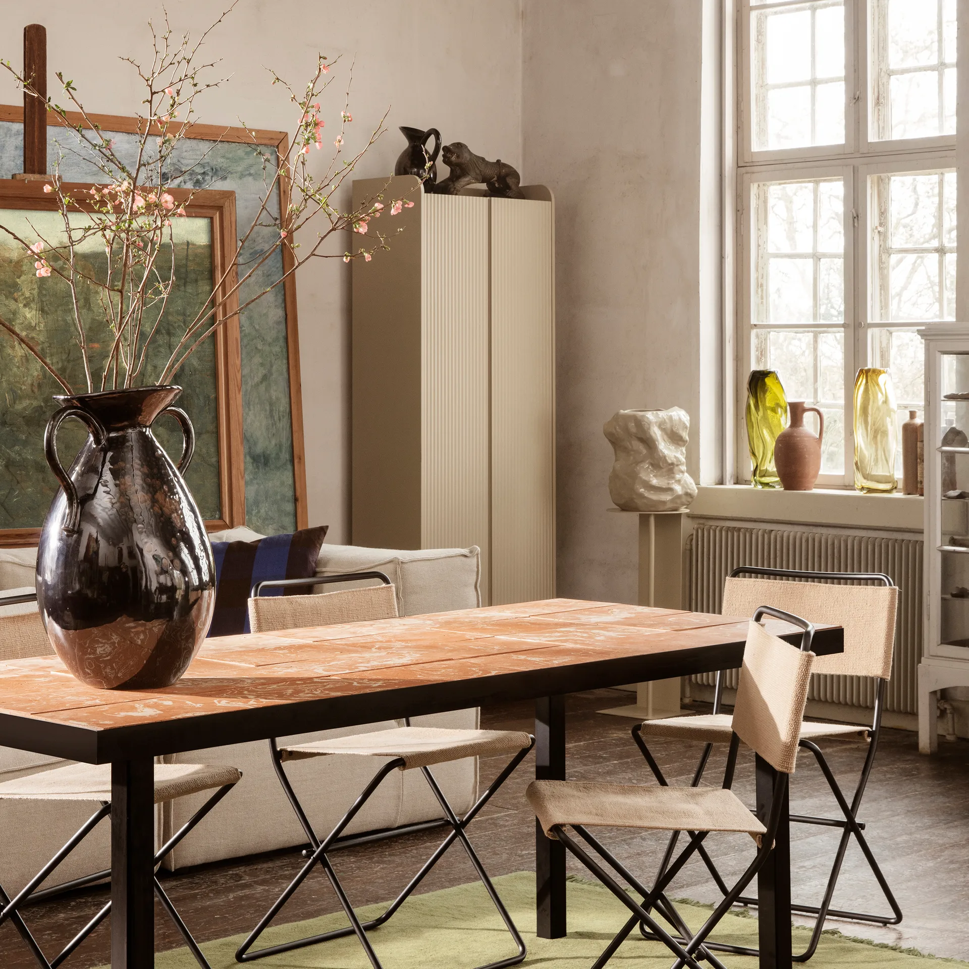 Verso wazon podłogowy 49 cm, Black-brown Ferm Living