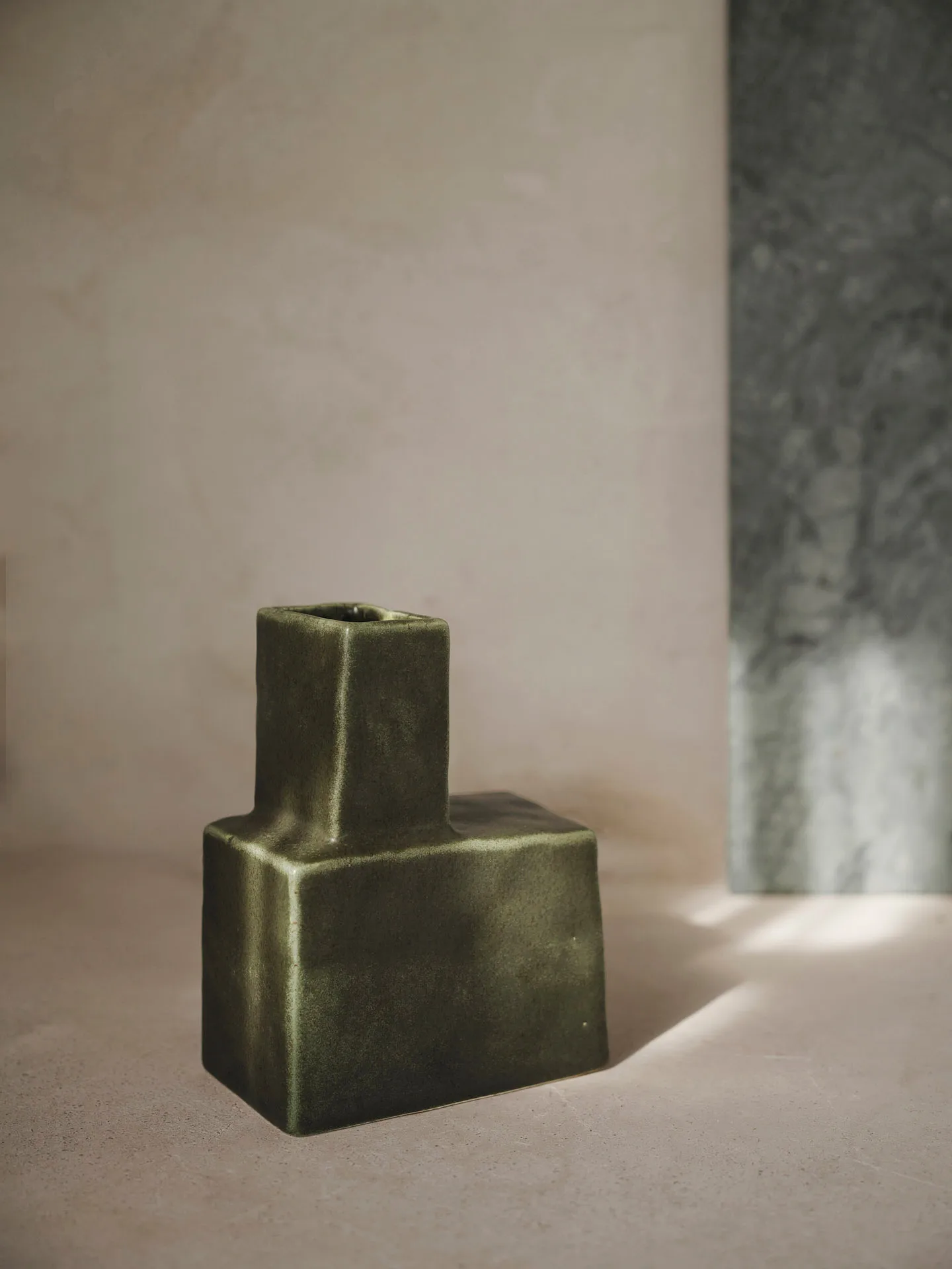 Wazon Koa H20, Dark sage Ferm Living