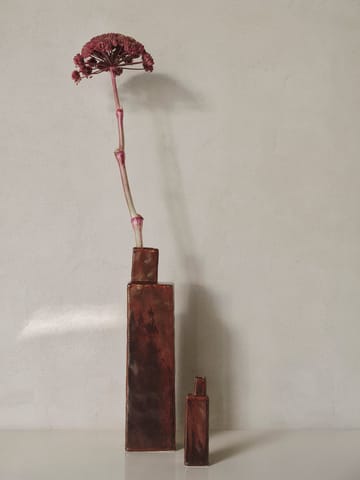 Wazon Koa H40 - Red brown - Ferm Living