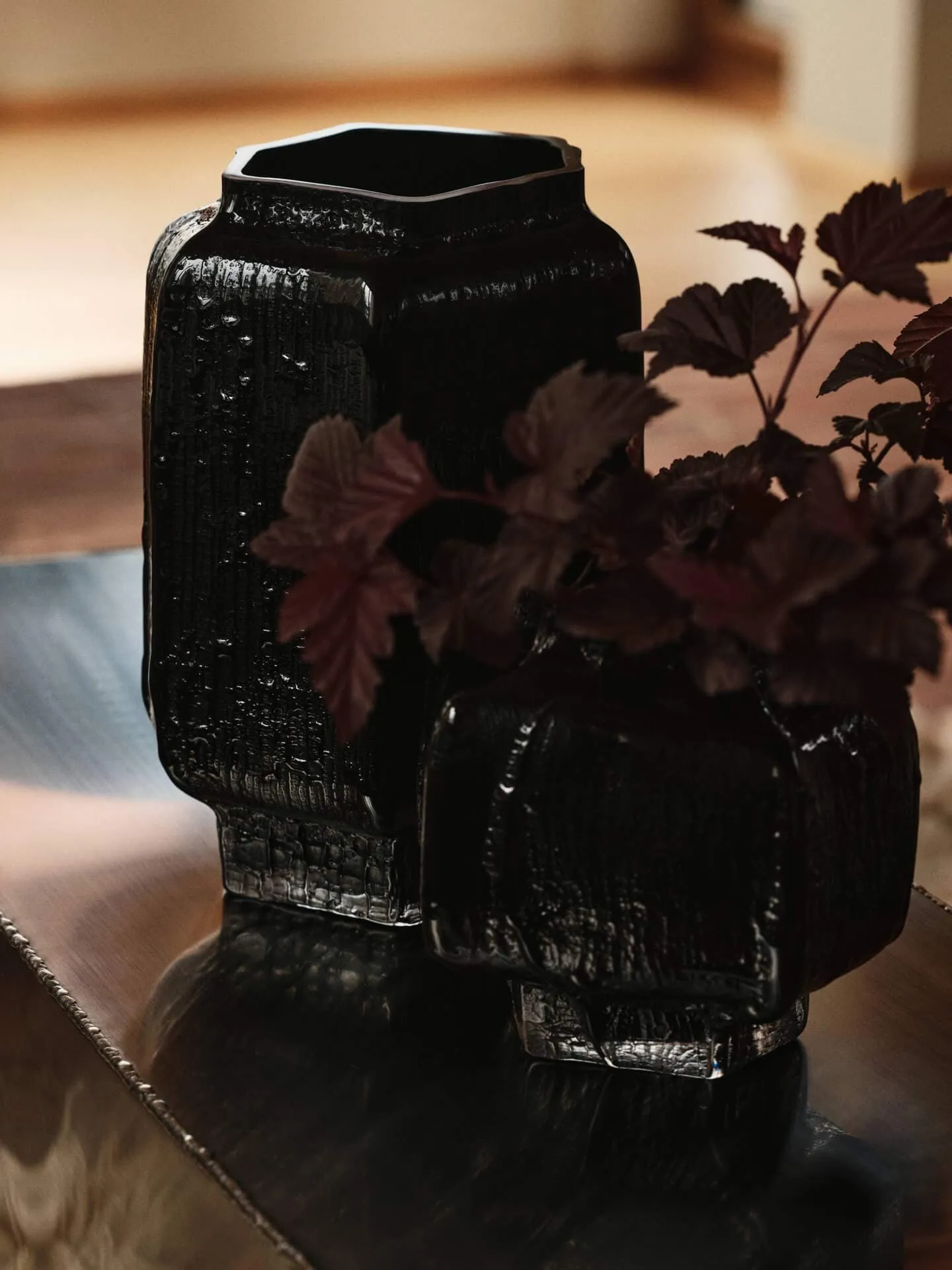 Wazon Mokuri, Black, 25 cm Ferm Living