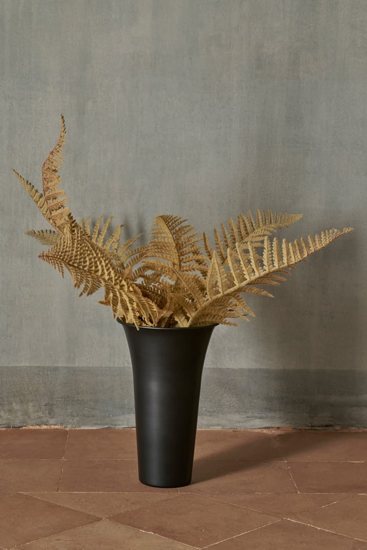 Wazon Spun Alu Ø21,3x41,9 cm, Aluminium barwione na czarno Ferm Living