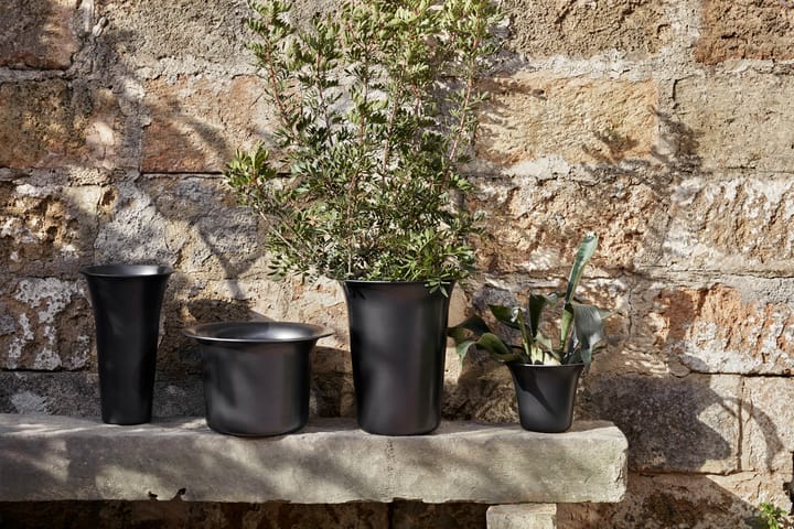 Wazon Spun Alu Ø21,3x41,9 cm, Aluminium barwione na czarno Ferm Living