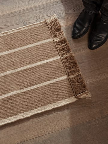 Wycieraczka Calm kelim - Dark Sand, Off-white, 50x70 cm - Ferm Living