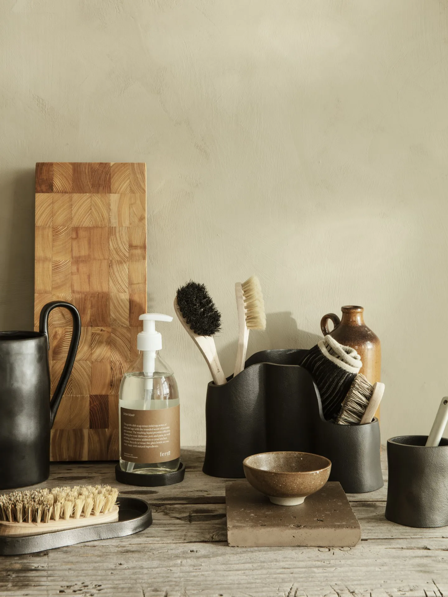 Yama taca owalna 9.5x19 cm, Blackened aluminum Ferm Living