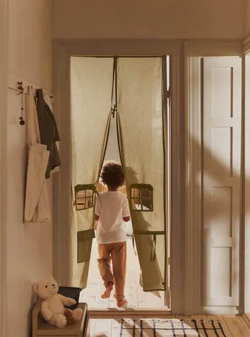 Zasłona drzwiowa Settle - Elm green, 85x205 cm - Ferm Living