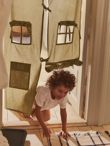 Zasłona drzwiowa Settle - Elm green, 85x205 cm - Ferm Living