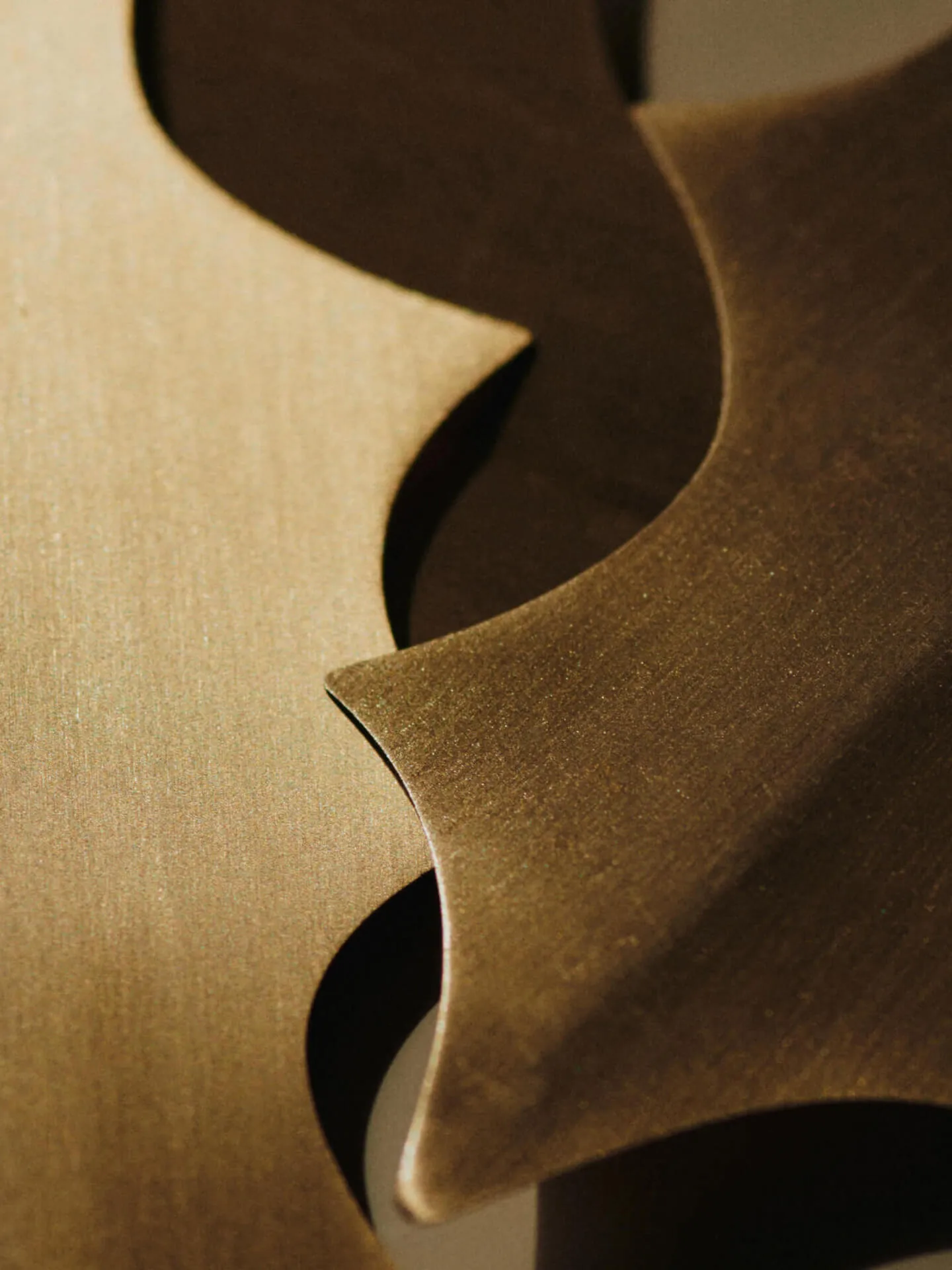 Zawieszka dekoracyjna, liść ostrokrzewu 13,5 cm, 4-pak, Mosiężny Ferm Living