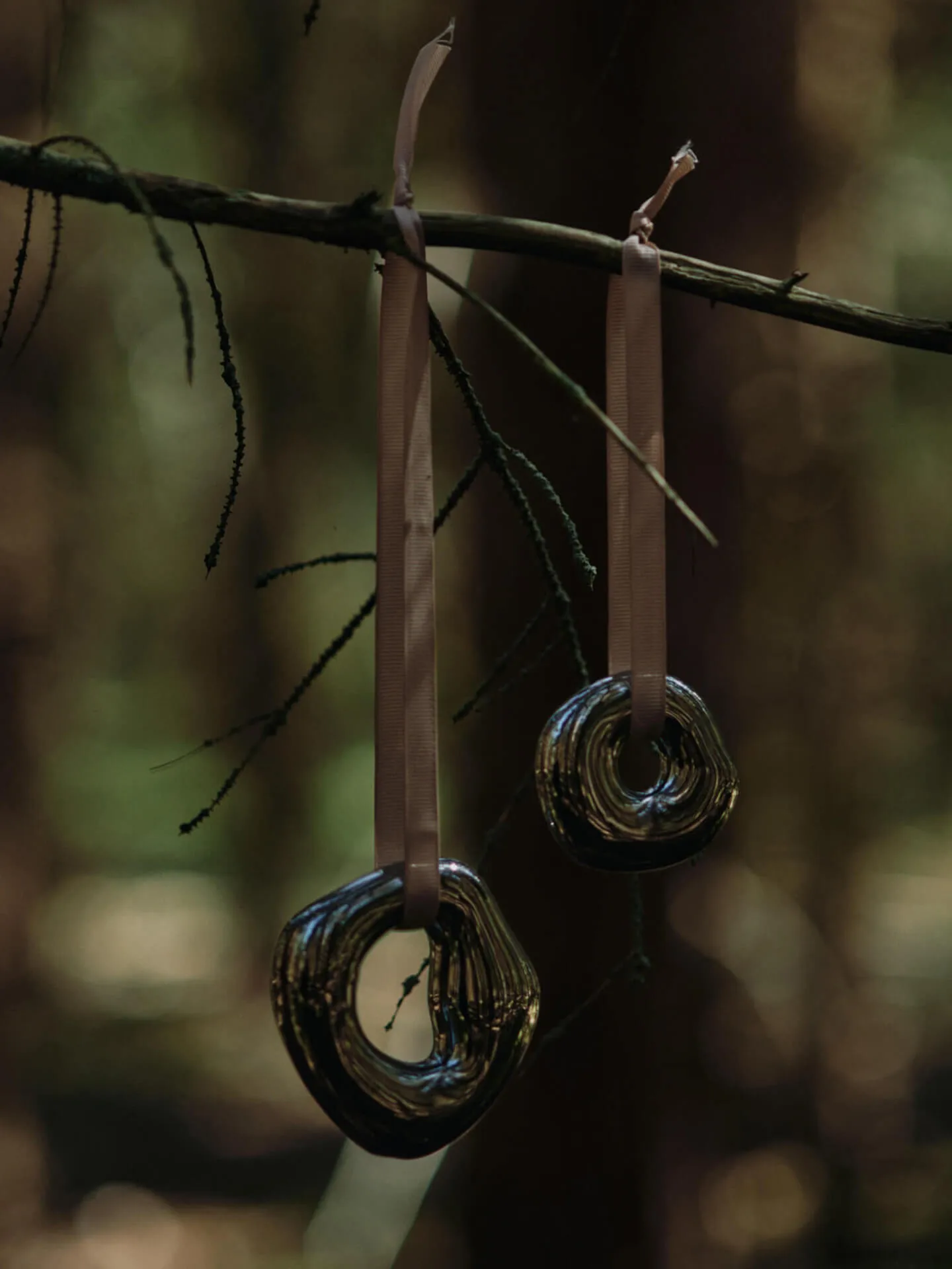 Zawieszka dekoracyjna Orrith, 2 części, Srebrny Ferm Living