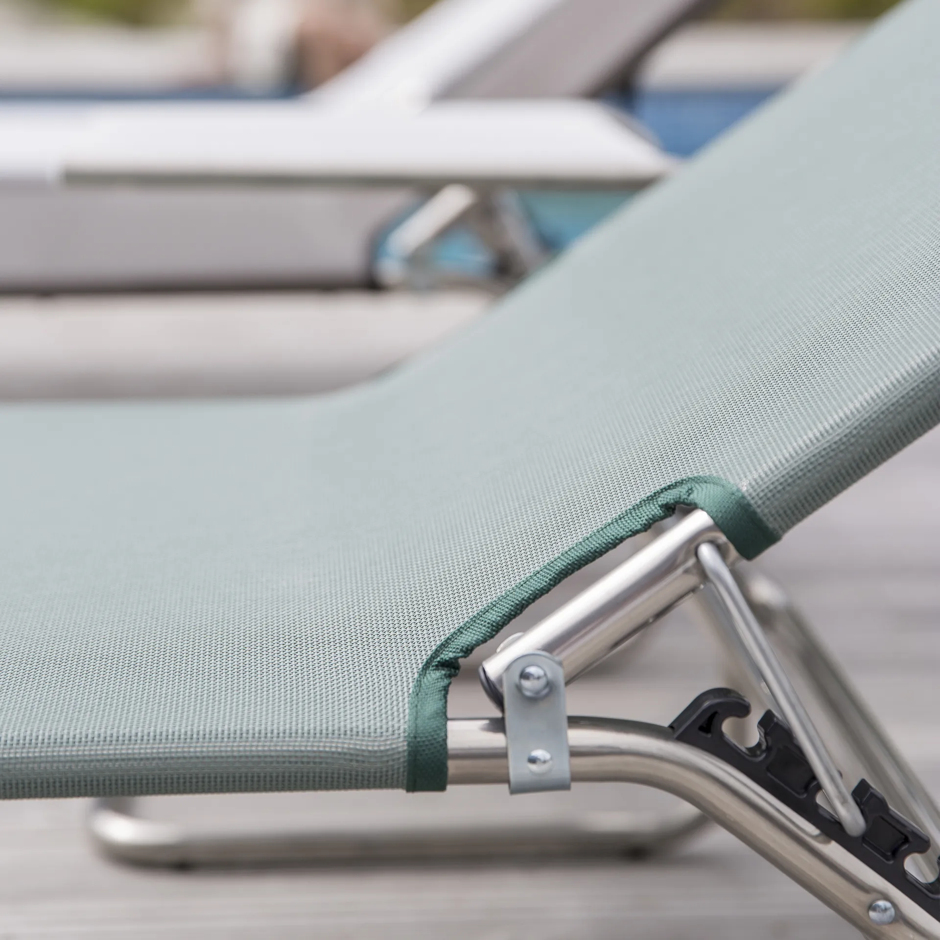 Leżak Amigo, Materiał w kolorze szałwiowo-zielonym-aluminium Fiam