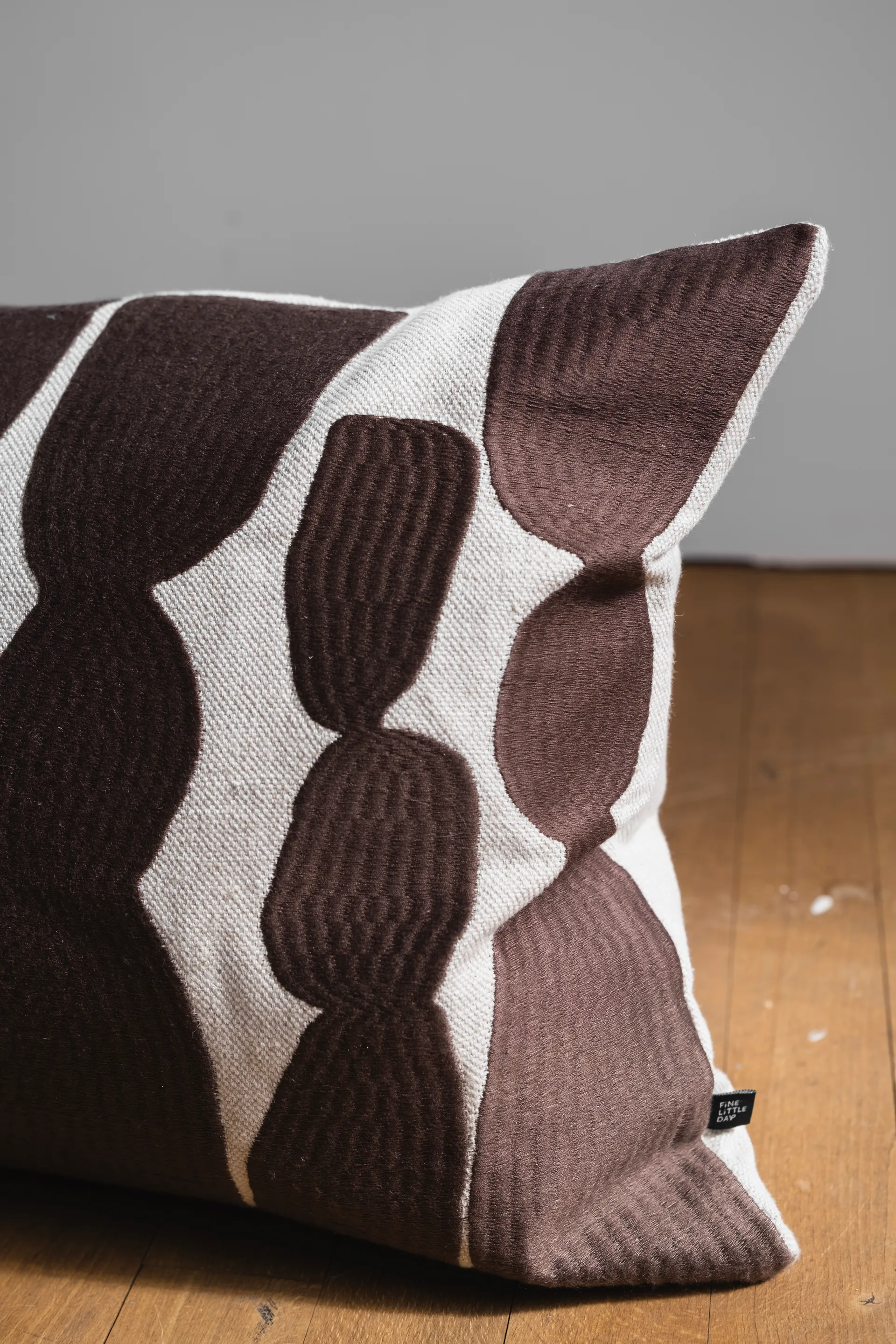 Poszewka na poduszkę Bowie 38x58 cm, Mocca Fine Little Day