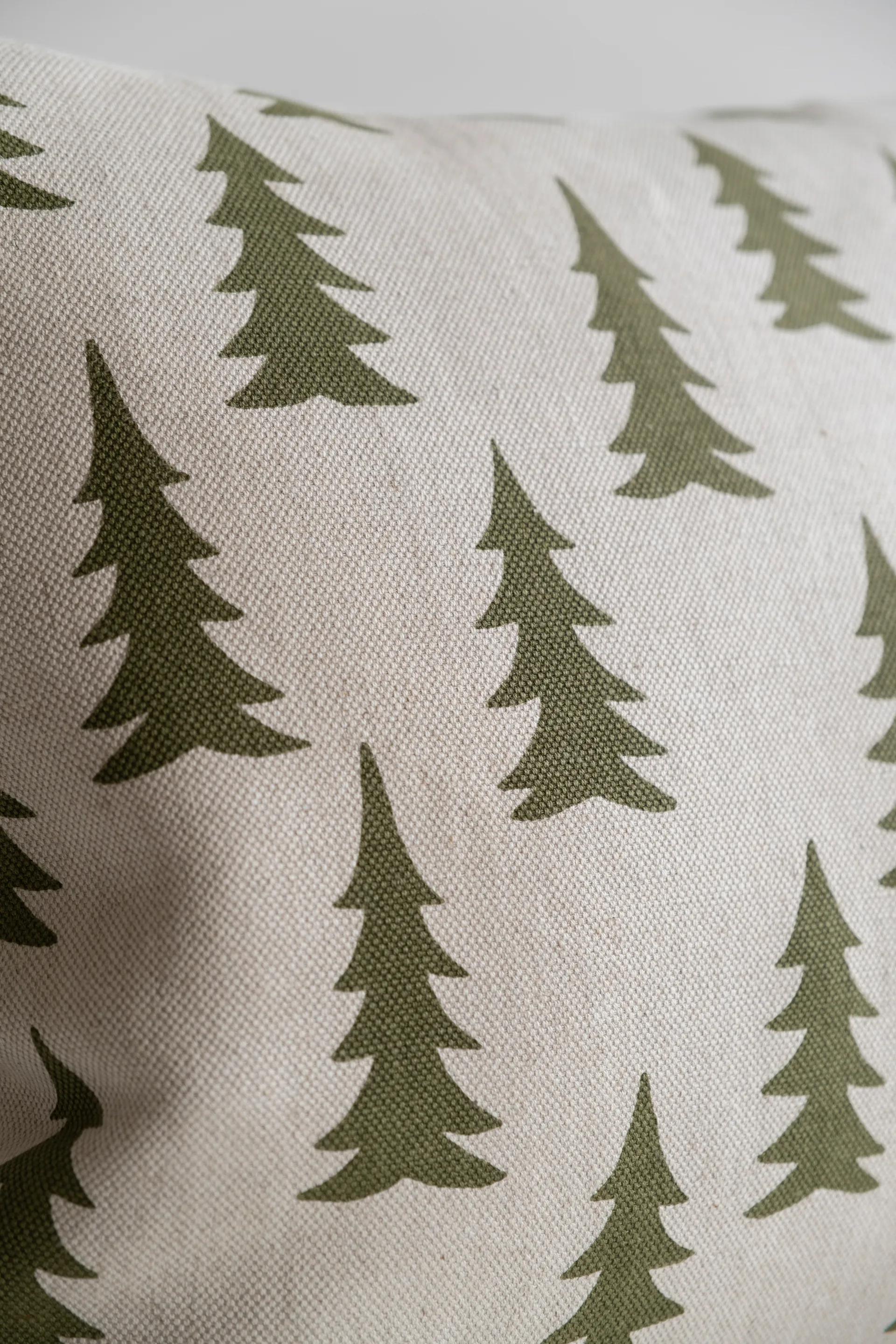 Poszewka na poduszkę Gran z domieszką lnu, Oliwkowa zieleń Fine Little Day