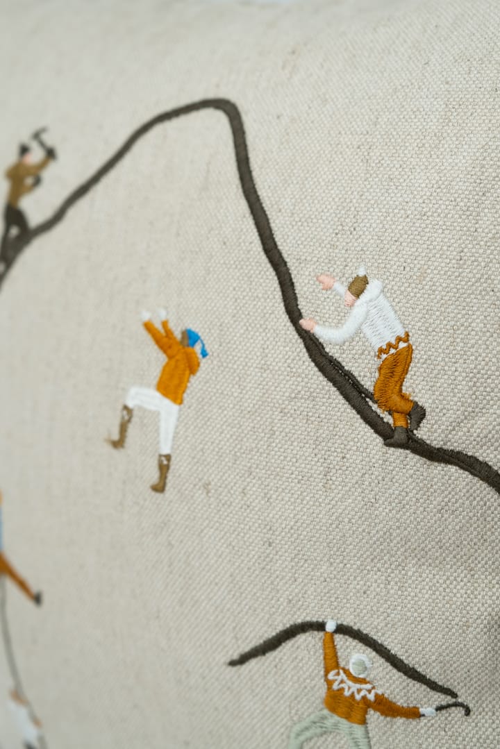 Poszewka na poduszkę Mountain climbers 48x48 cm, Naturalna Fine Little Day