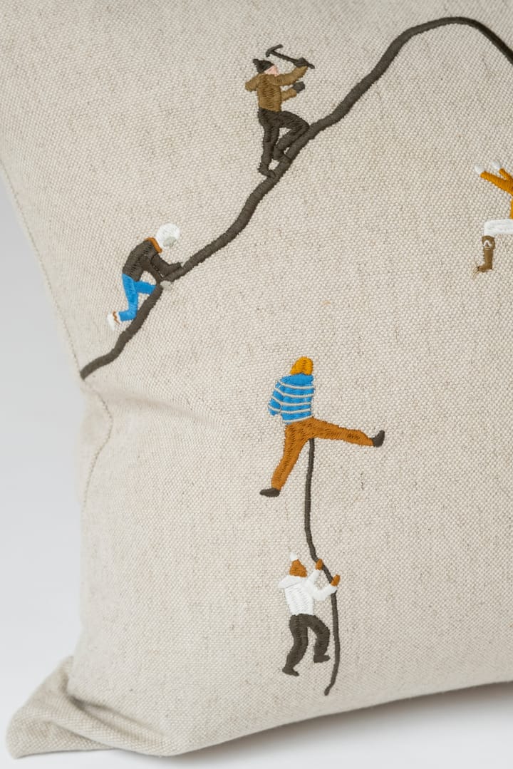 Poszewka na poduszkę Mountain climbers 48x48 cm, Naturalna Fine Little Day