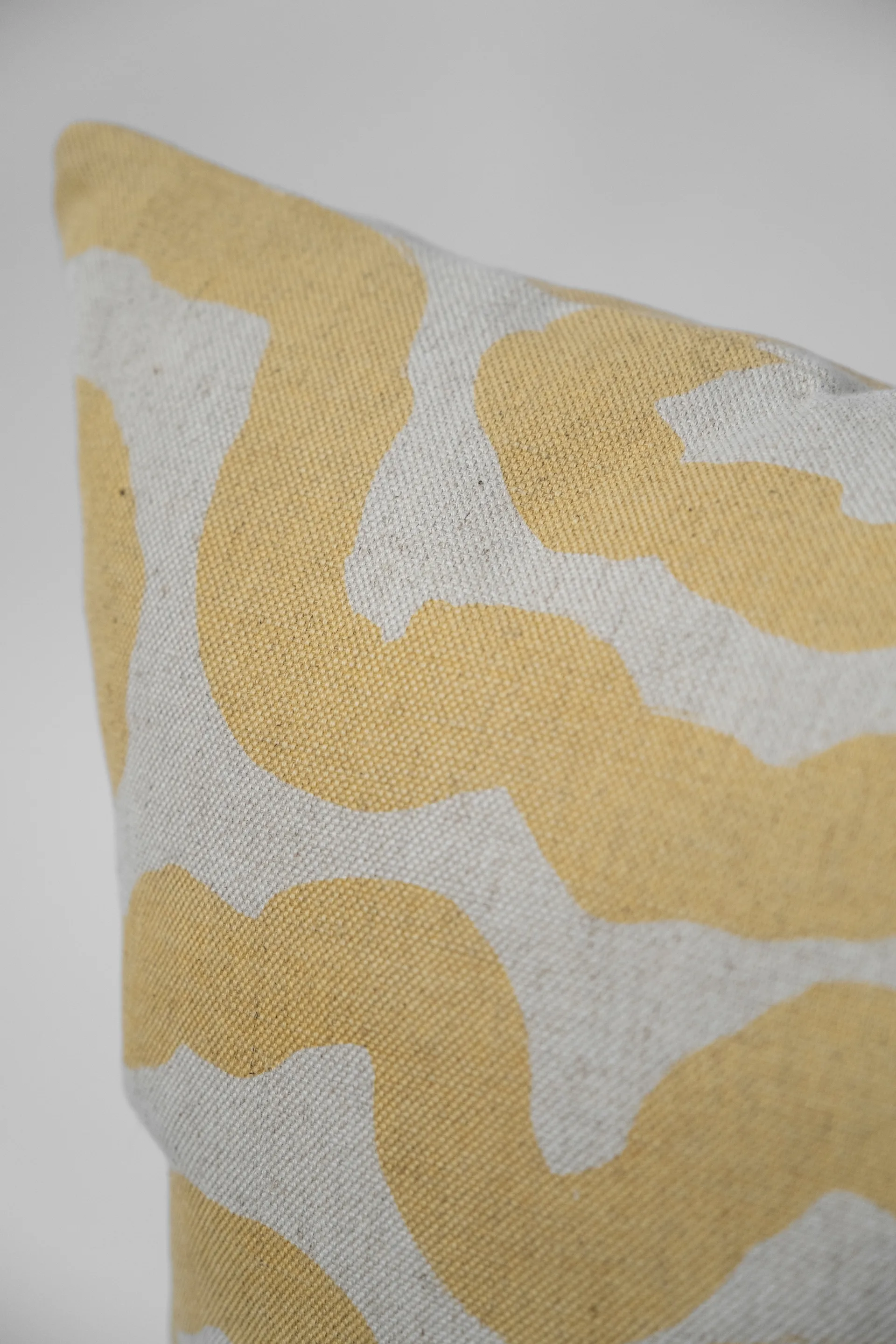 Poszewka na poduszkę Spår 48x48 cm, Żółty Fine Little Day