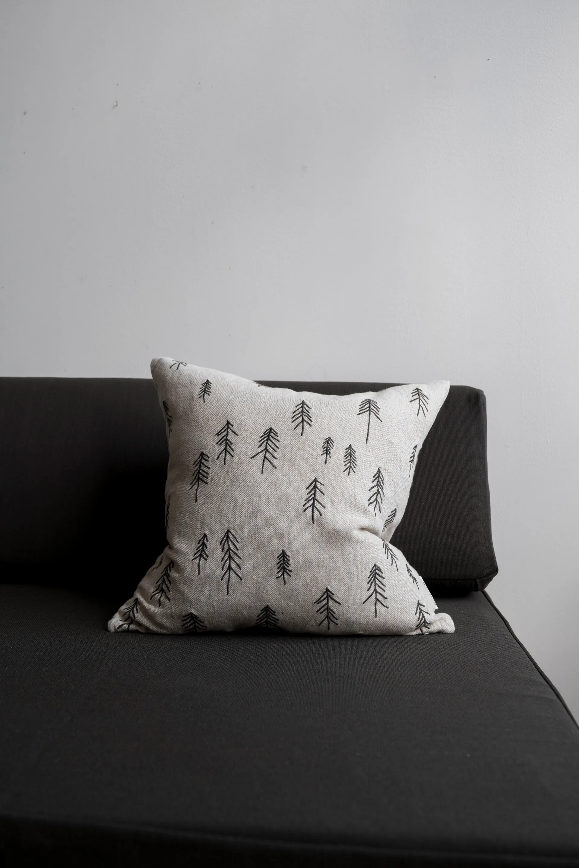 Poszewka na poduszkę Tall 48x48 cm, Brąz-natural Fine Little Day