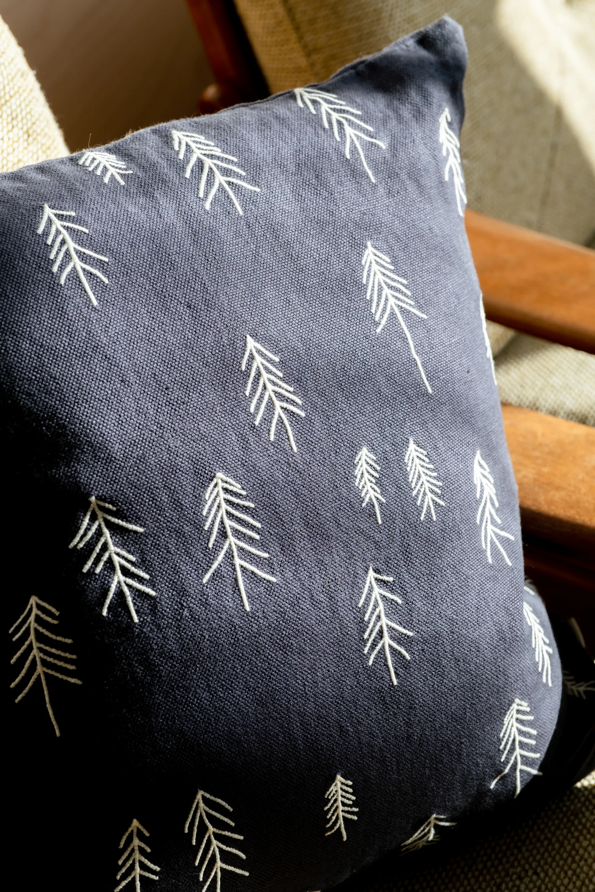 Poszewka na poduszkę Tall 48x48 cm, Niebieski antracyt Fine Little Day