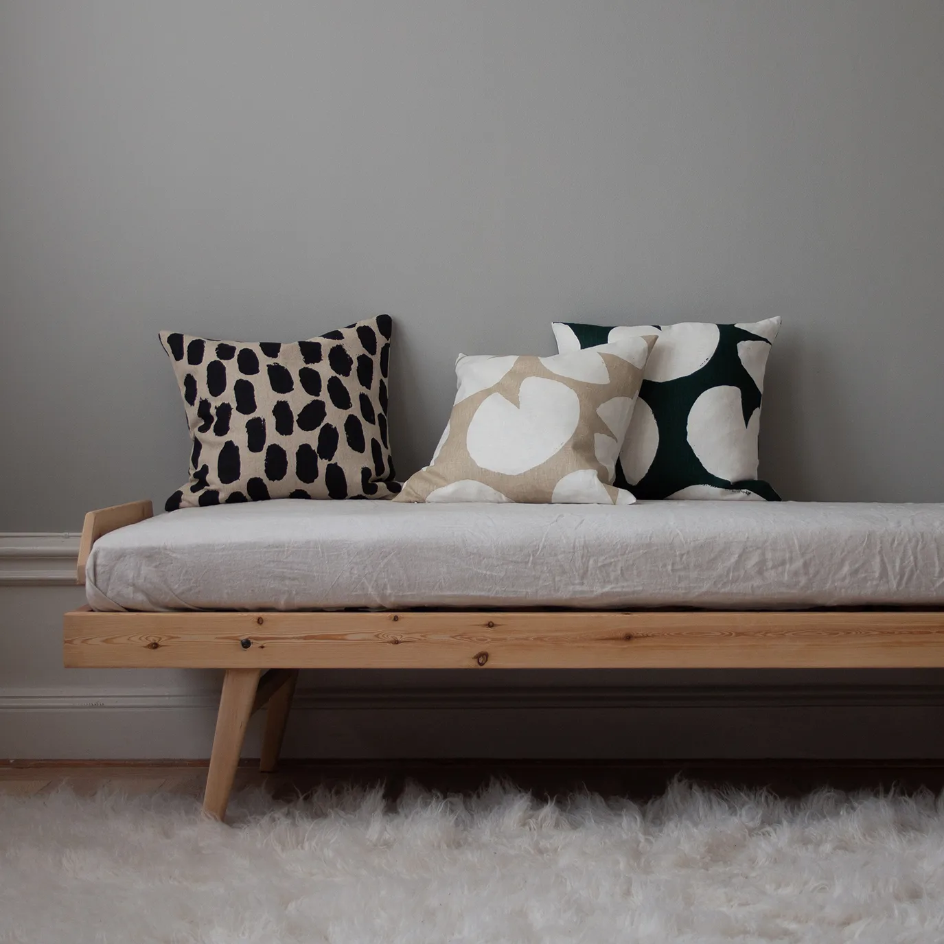 Poszewka na poduszkę Water lilies, beżowo-biały Fine Little Day