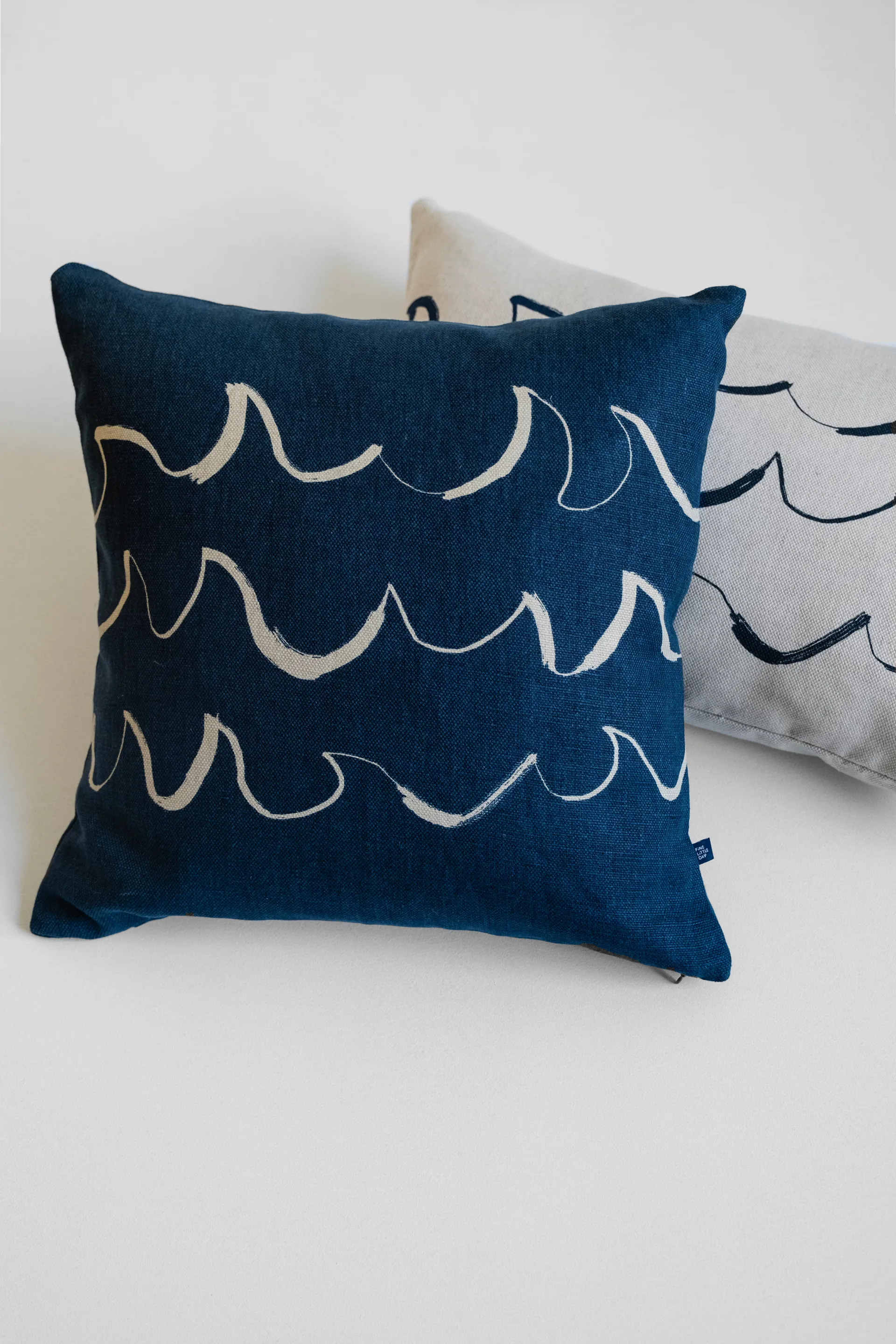 Poszewka na poduszkę Wave 48x48 cm, Blue Fine Little Day