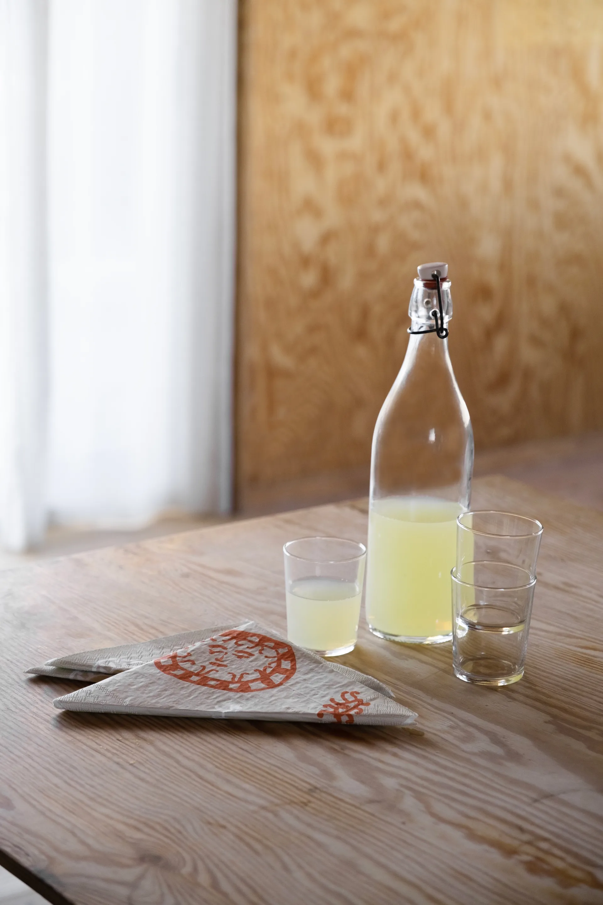 Serwetki Figures 20 szt., Beige-red Fine Little Day