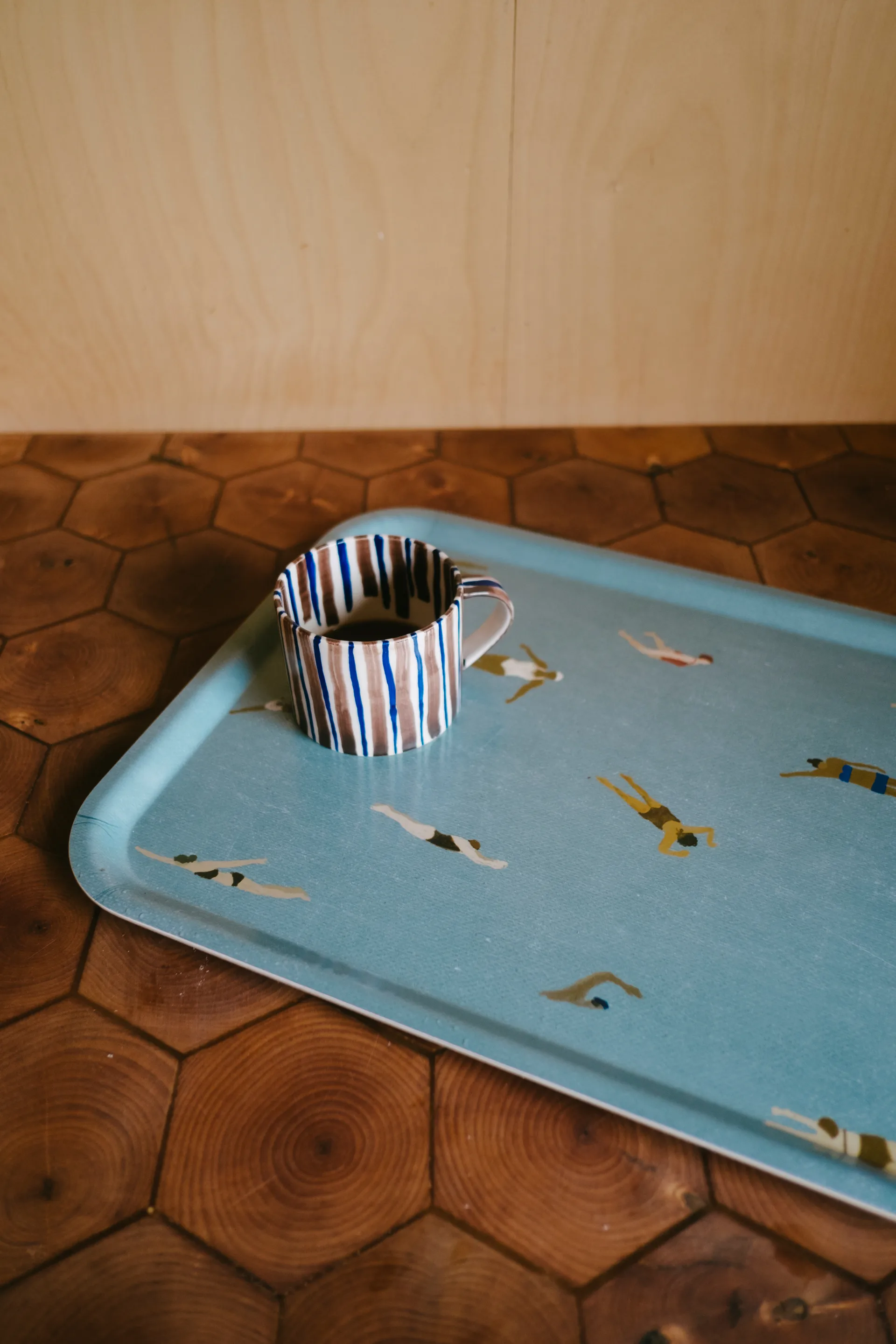 Taca Swimmers 33x43 cm, Beżowy Fine Little Day