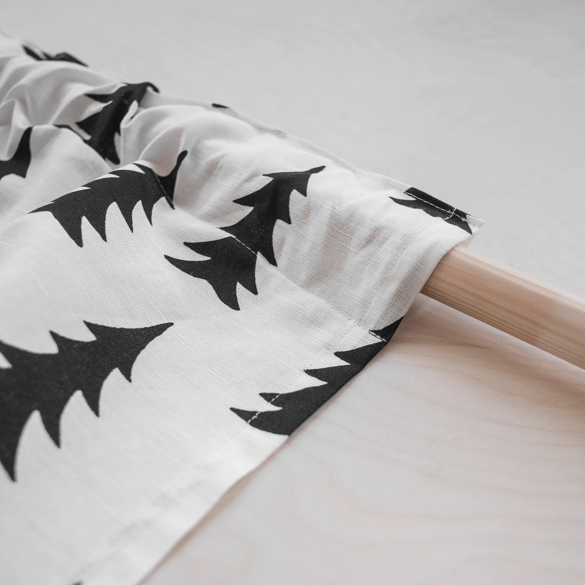 Zasłona Gran, Biało-czarna Fine Little Day