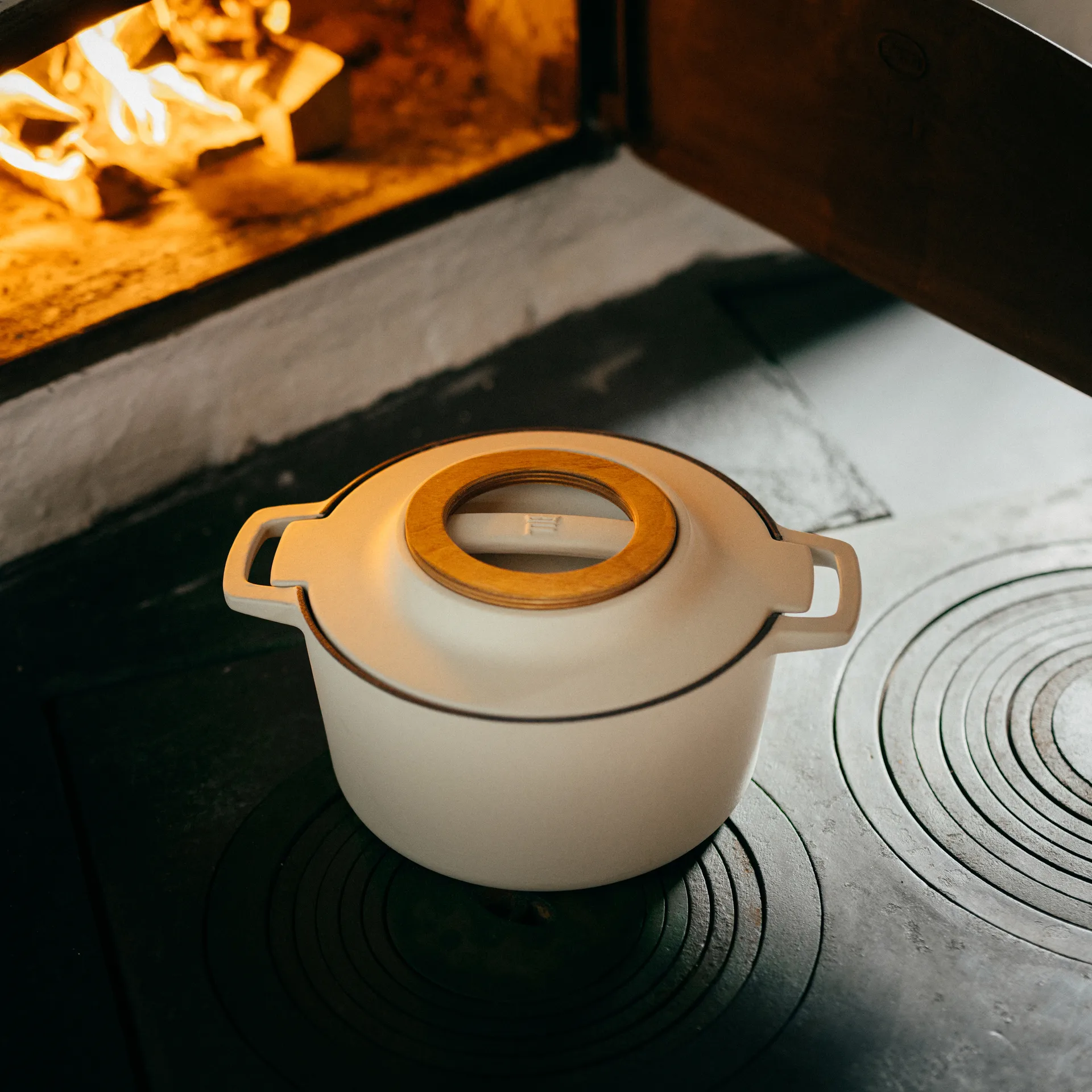 Garnek żeliwny Norden, 4 L Fiskars