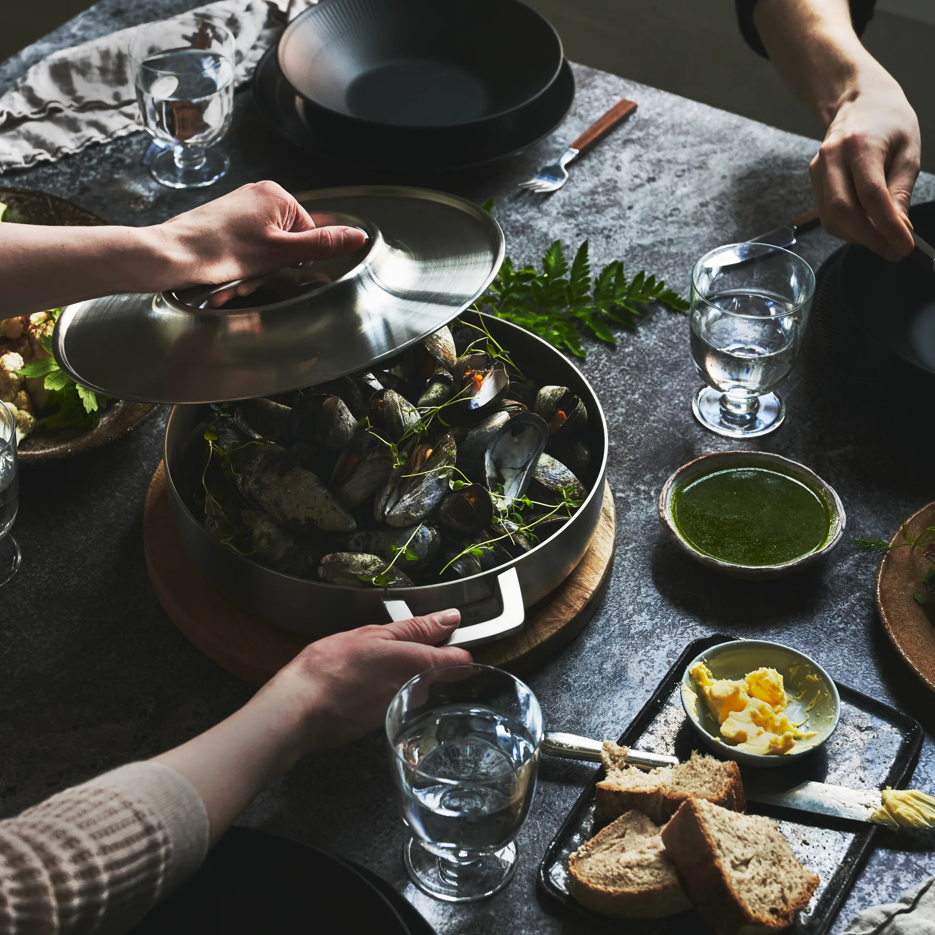 Norden patelnia do piekarnika stal nierdzewna, 28 cm Fiskars