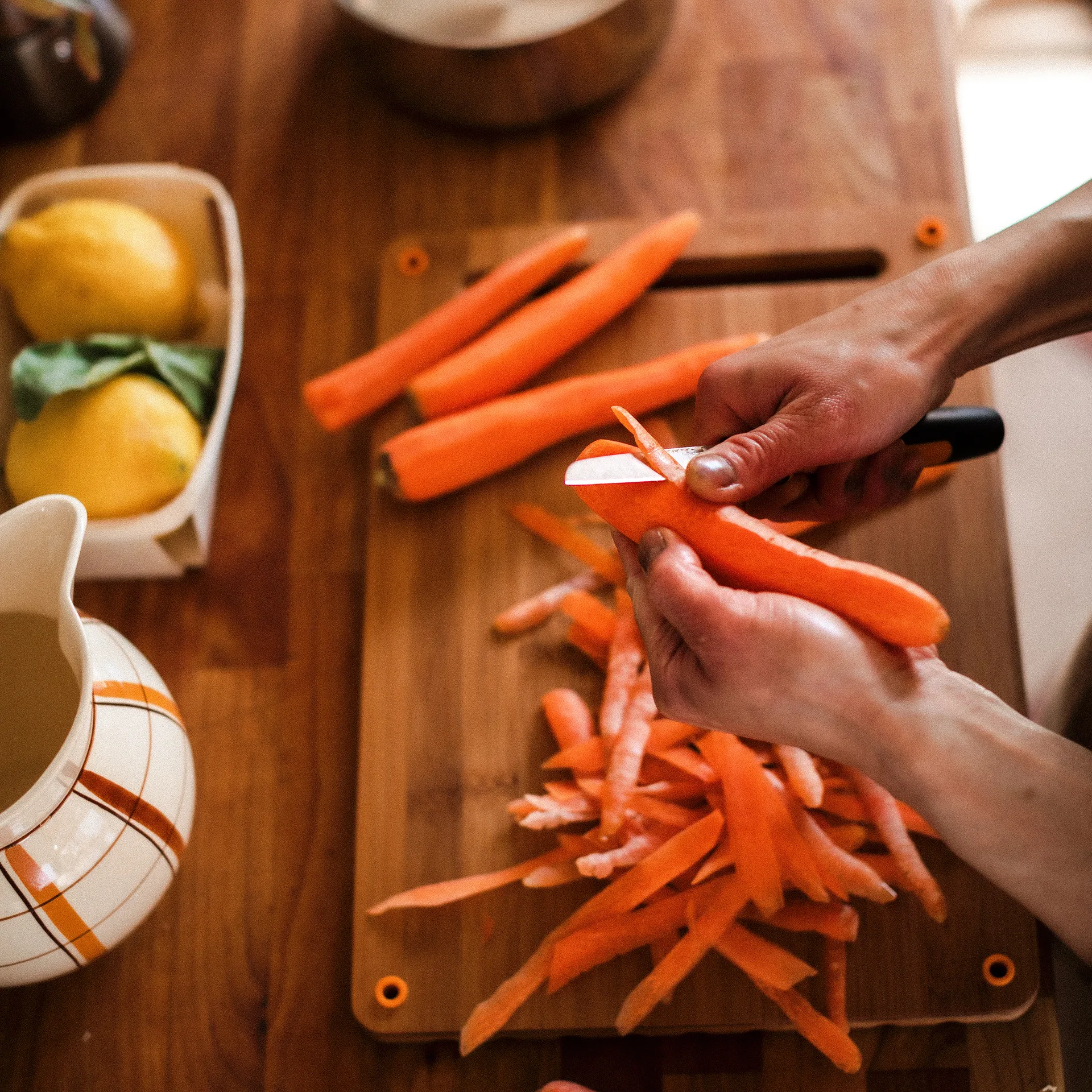 Nóż do obierania Functional Form, 8 cm Fiskars