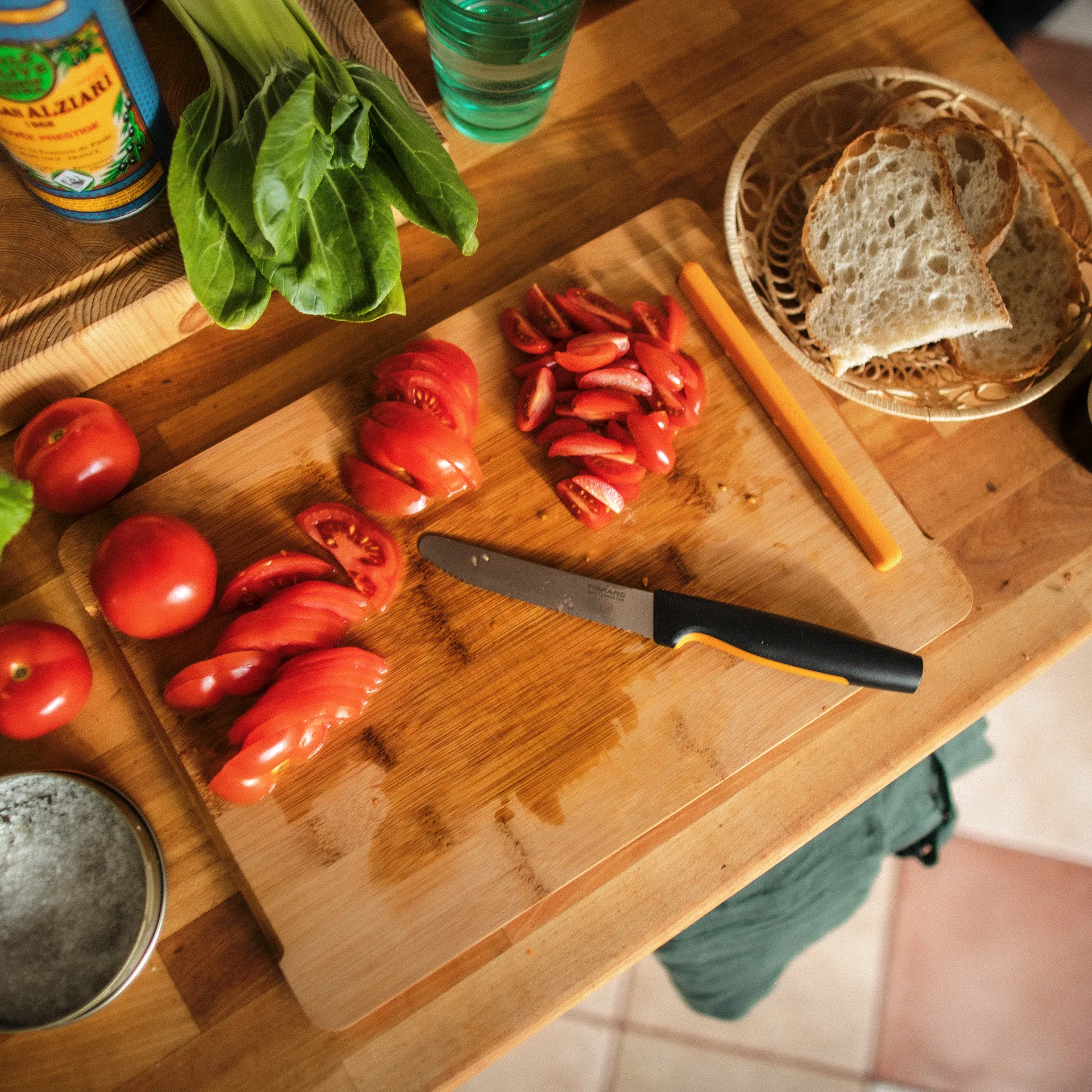 Nóż do pomidorów Functional Form, 12 cm Fiskars