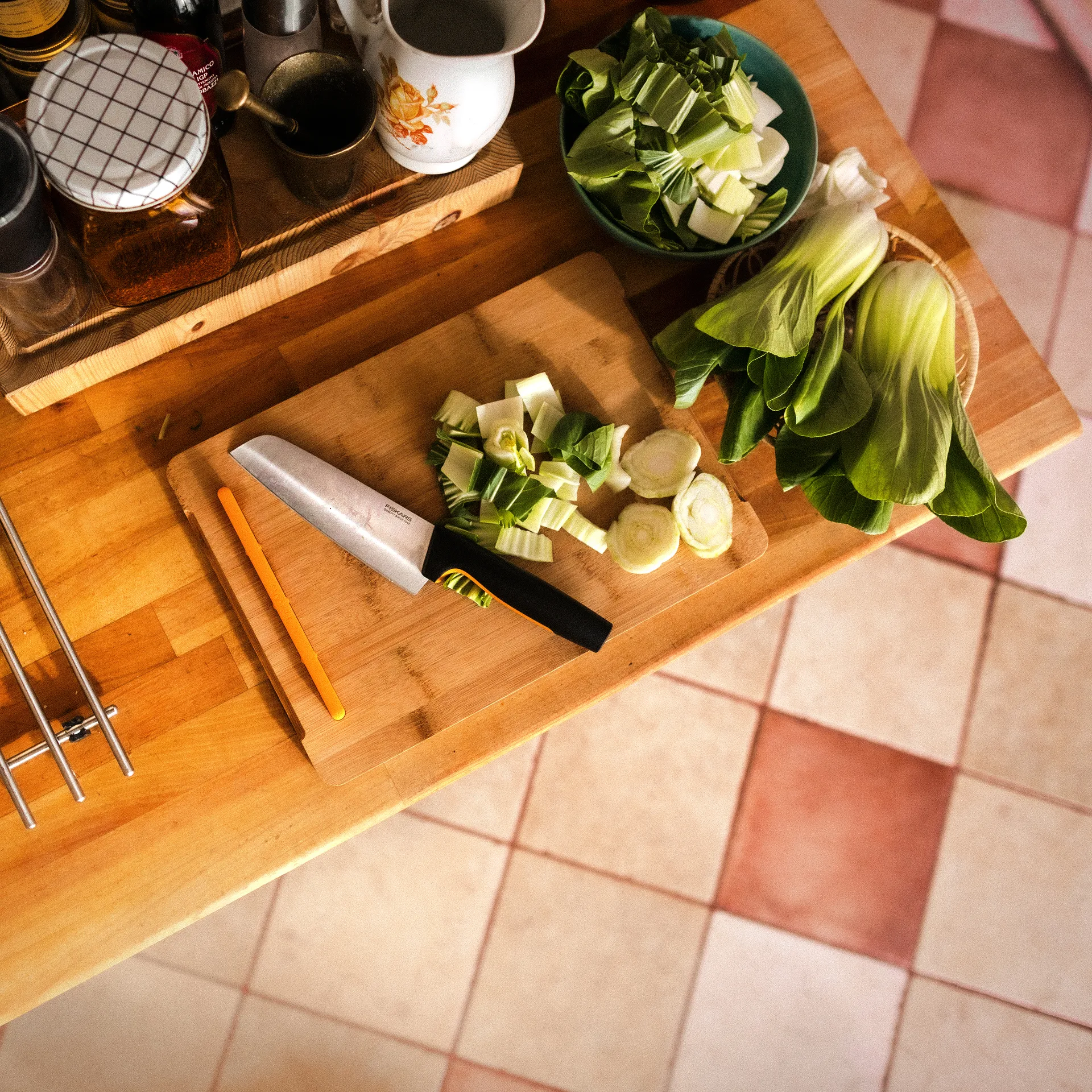 Nóż santoku Functional Form, 16 cm Fiskars